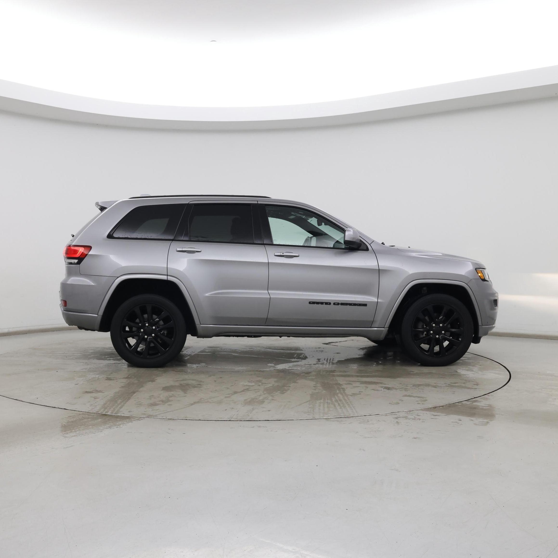 Thumbnail: 2020 Jeep Grand Cherokee - 7
