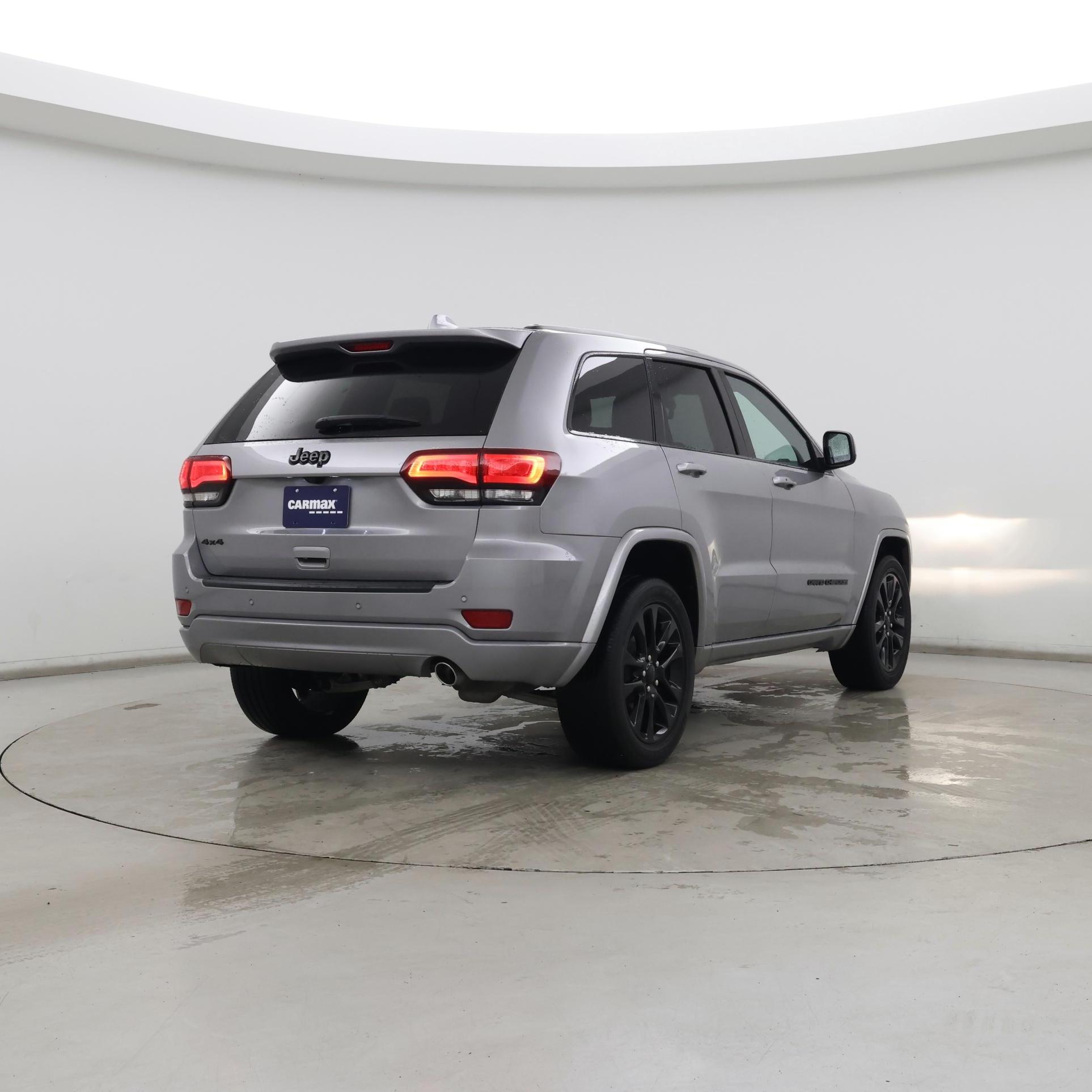 Thumbnail: 2020 Jeep Grand Cherokee - 8