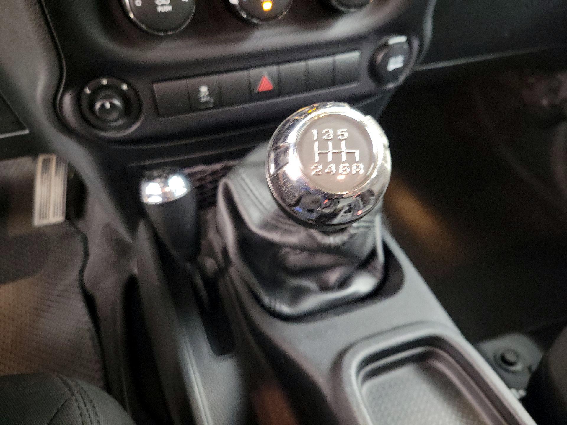 Thumbnail: 2017 Jeep Wrangler - 15