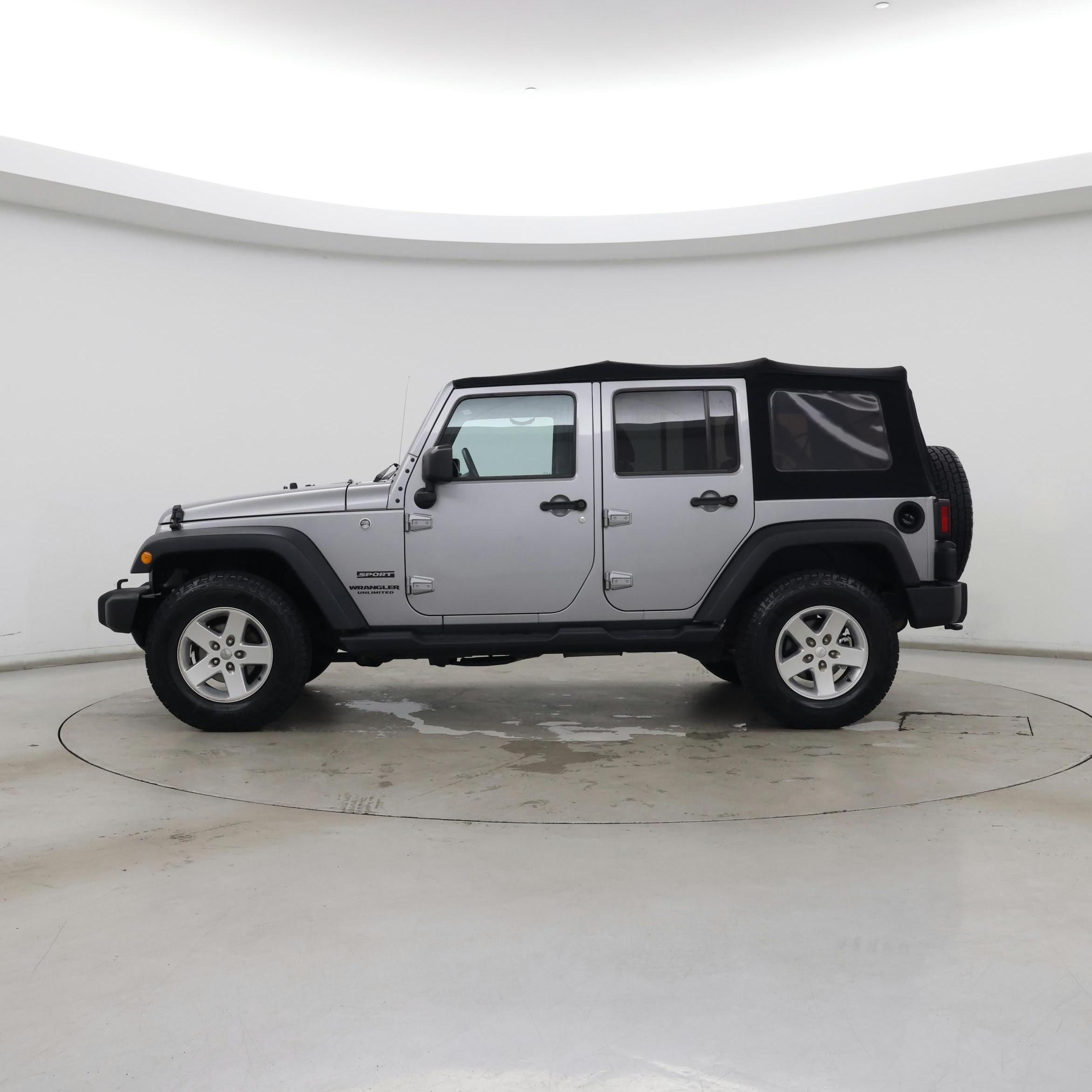Thumbnail: 2017 Jeep Wrangler - 3