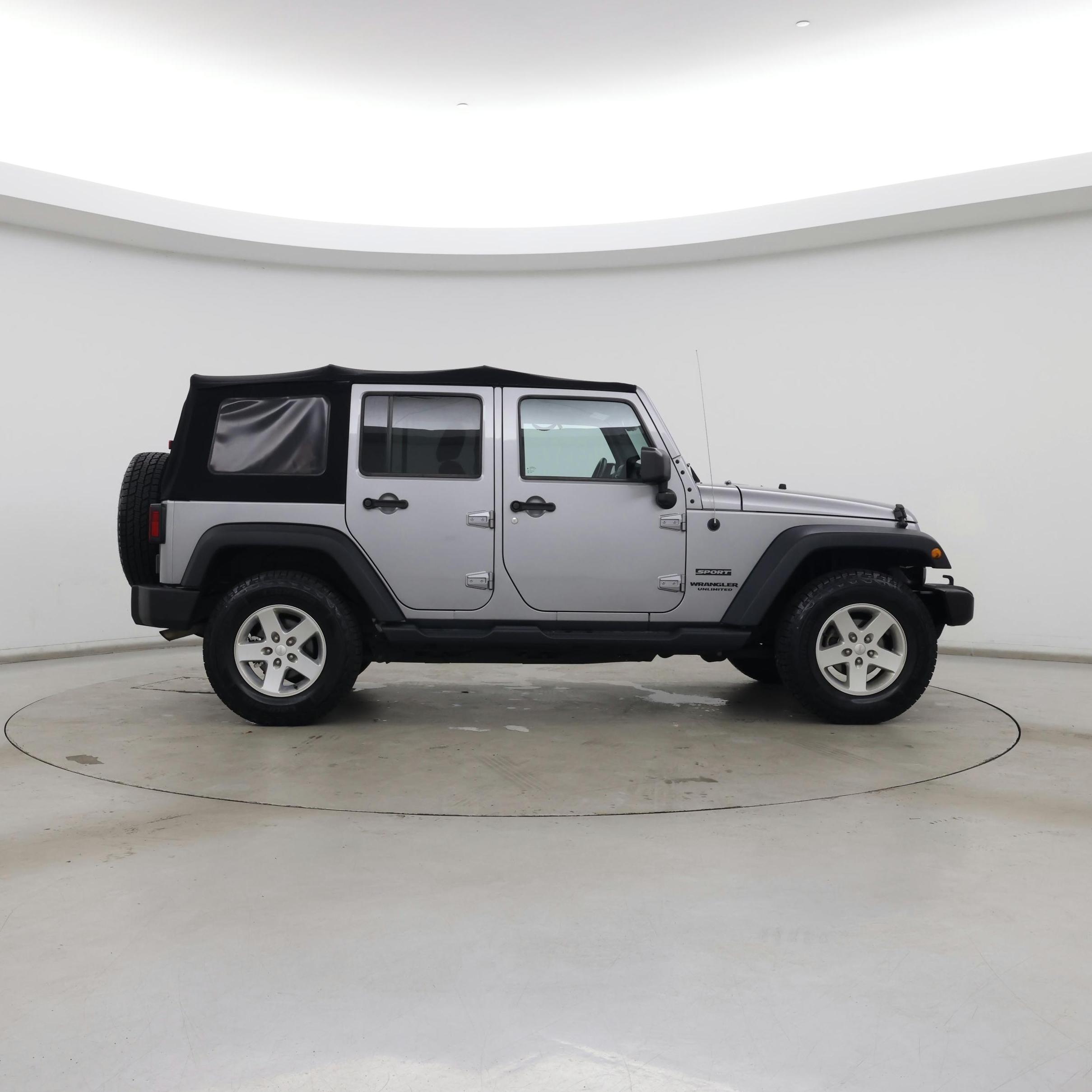 Thumbnail: 2017 Jeep Wrangler - 7