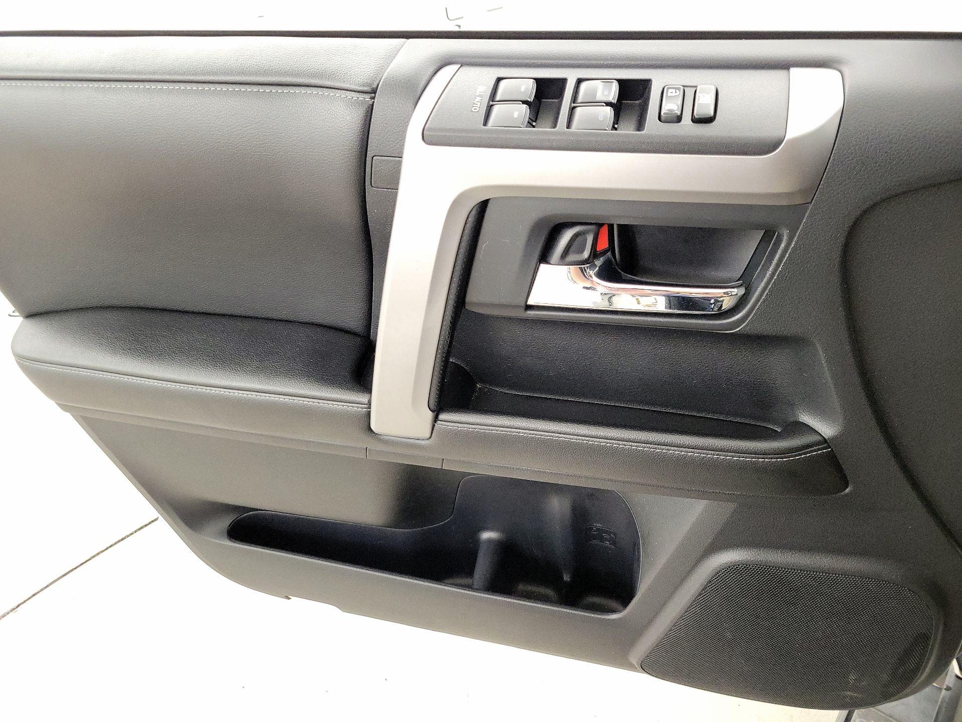 Thumbnail: 2014 Toyota 4Runner - 12