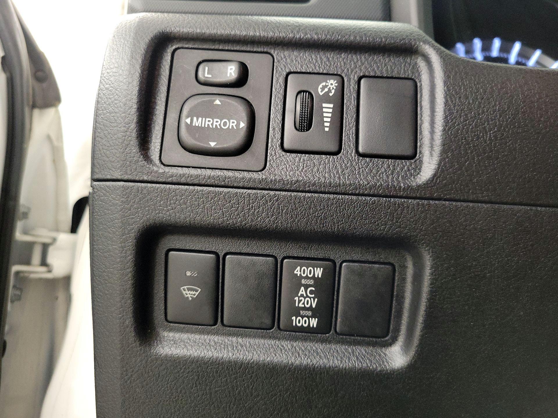 Thumbnail: 2014 Toyota 4Runner - 13