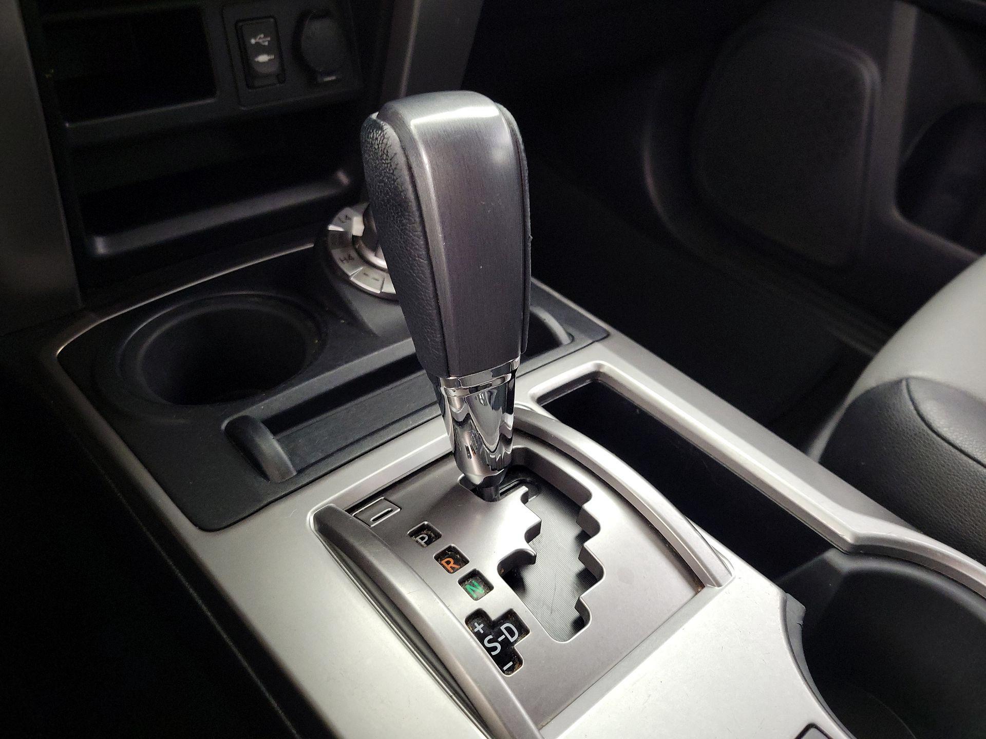 Thumbnail: 2014 Toyota 4Runner - 18