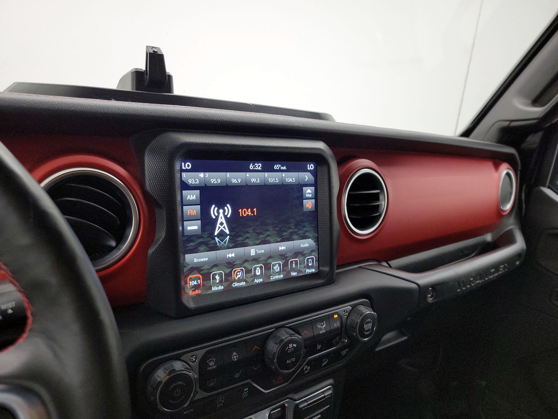 Thumbnail: 2018 Jeep Wrangler - 16