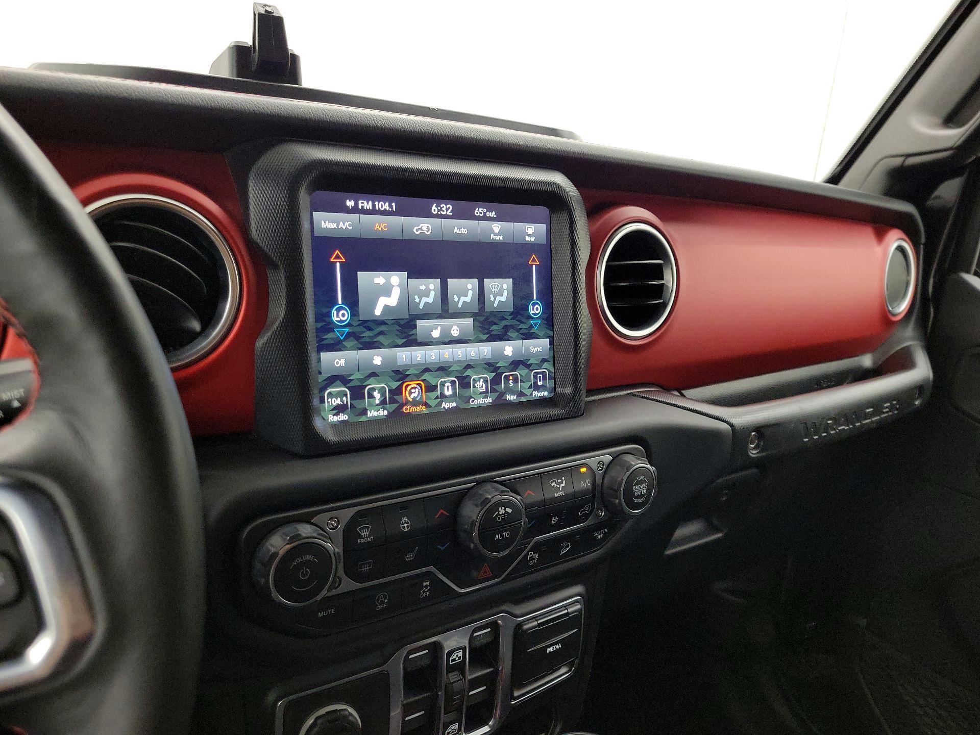 Thumbnail: 2018 Jeep Wrangler - 17