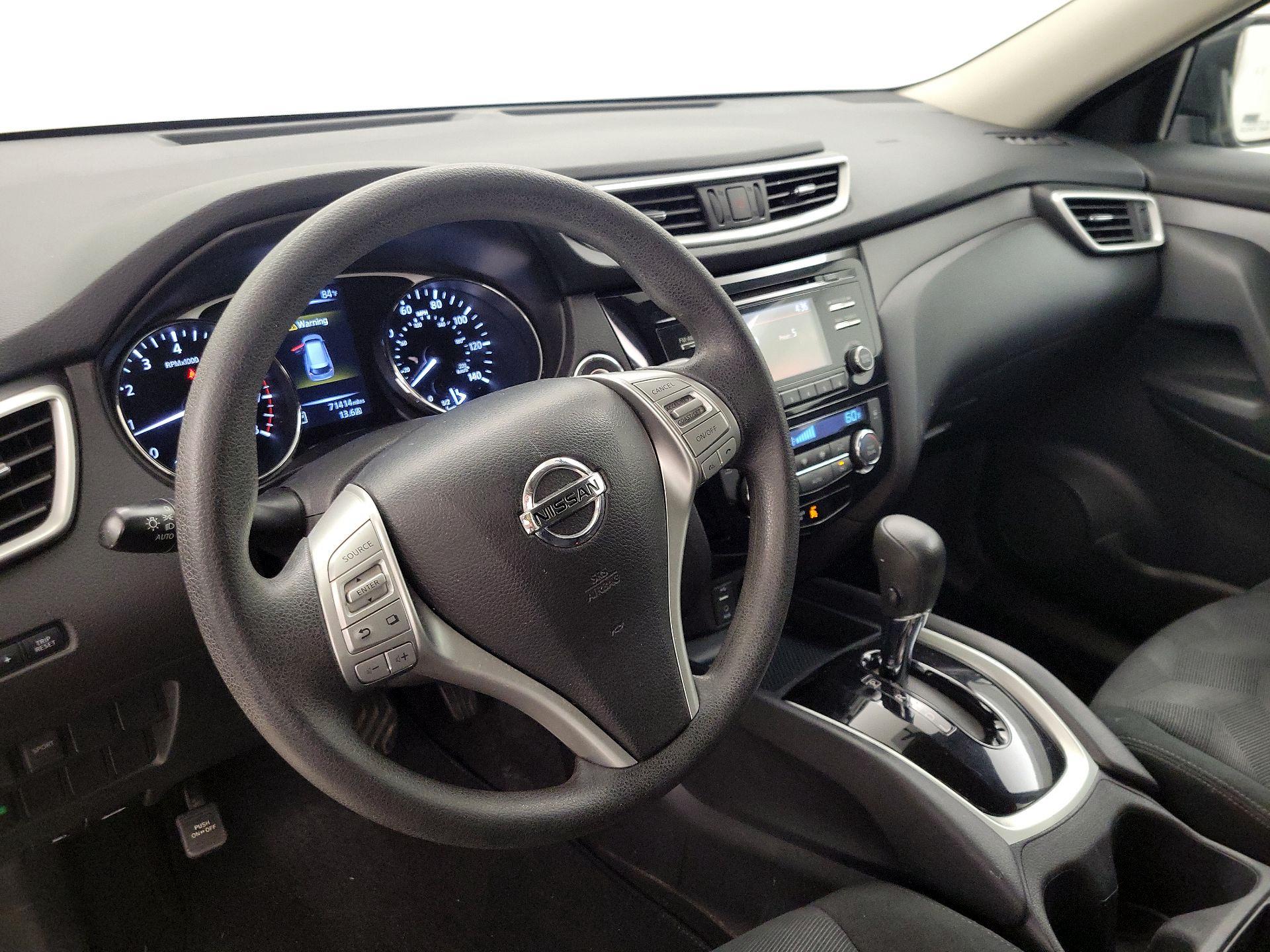 Thumbnail: 2016 Nissan Rogue - 9