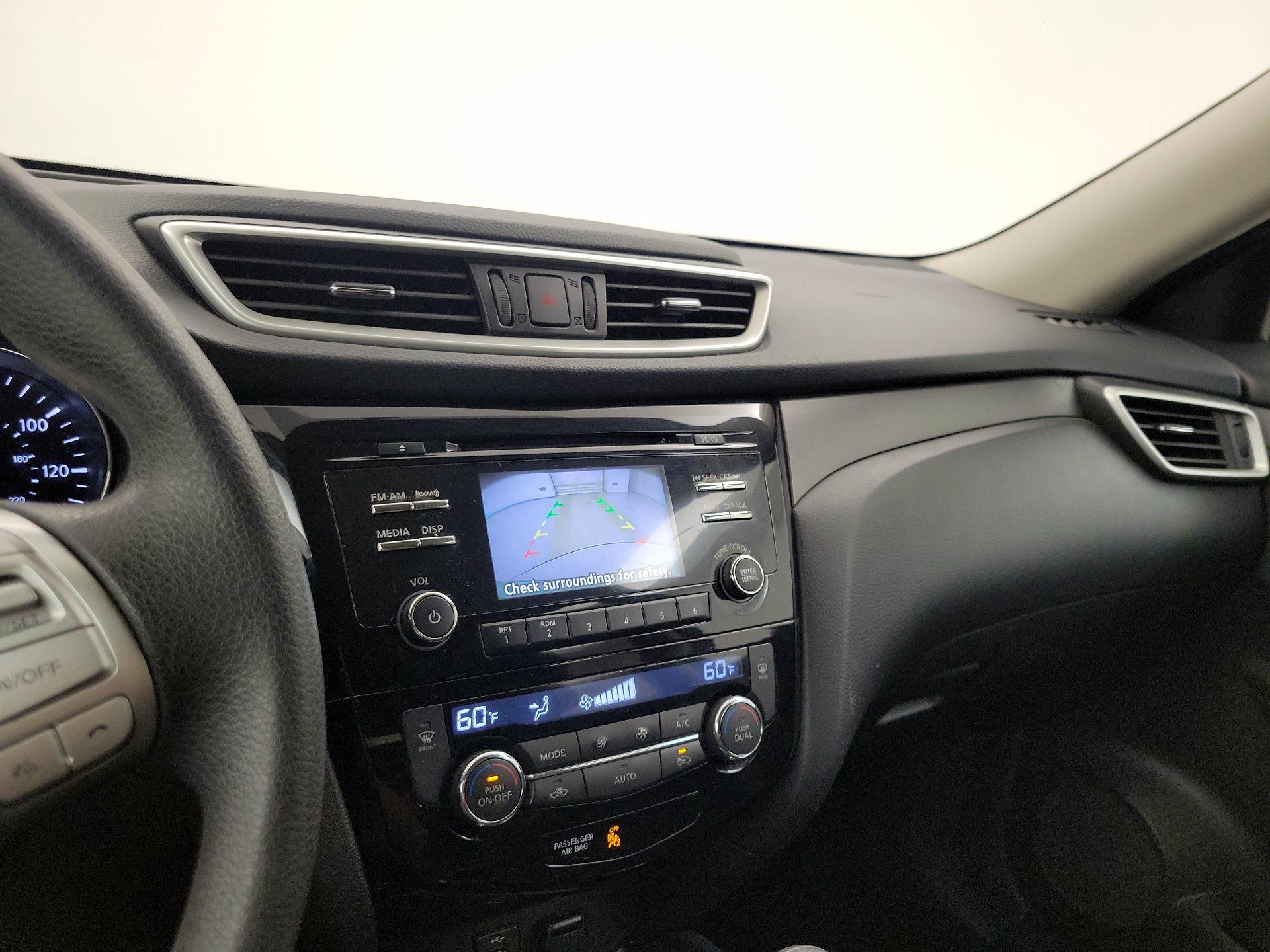 Thumbnail: 2016 Nissan Rogue - 14