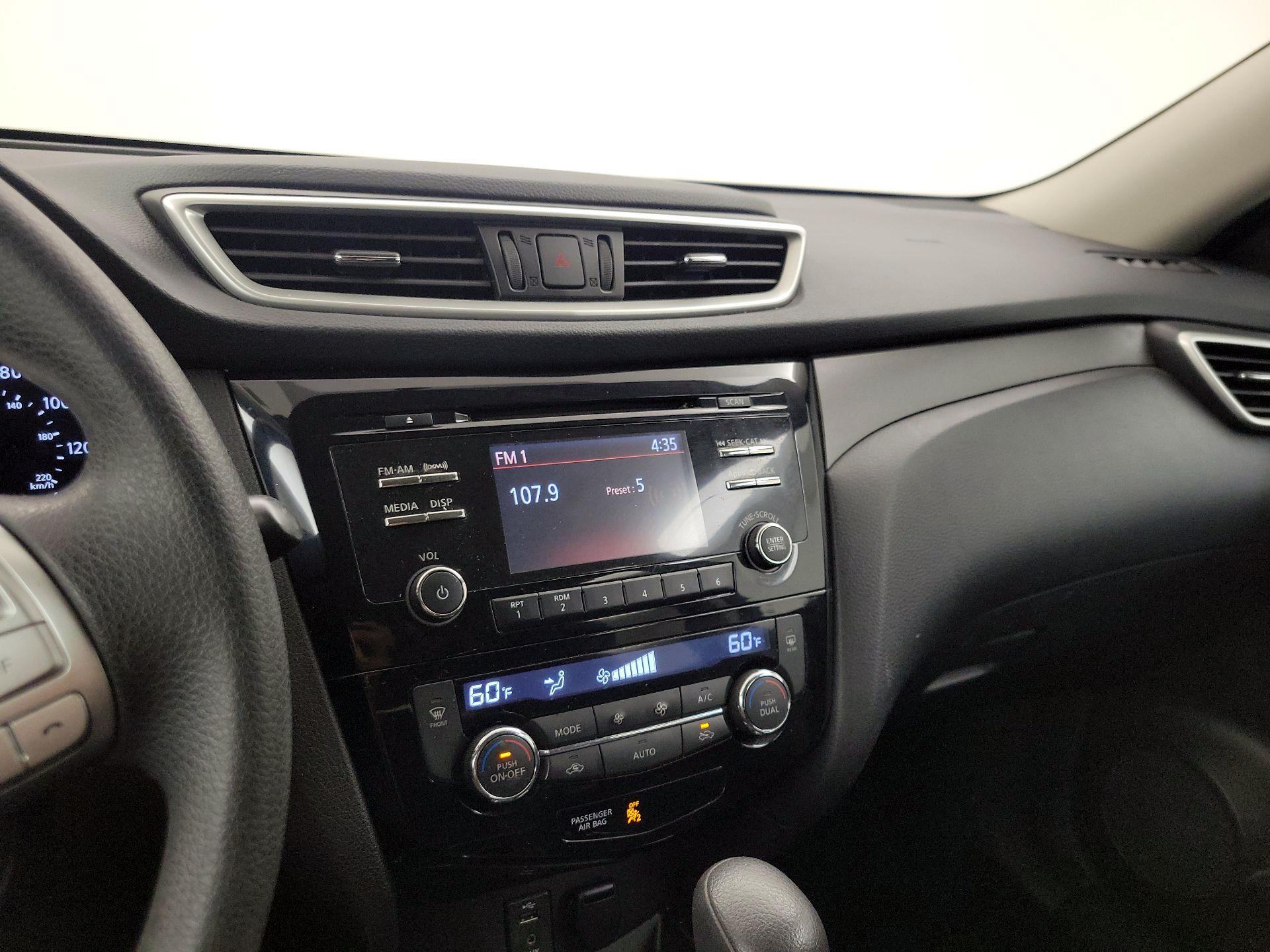 Thumbnail: 2016 Nissan Rogue - 15