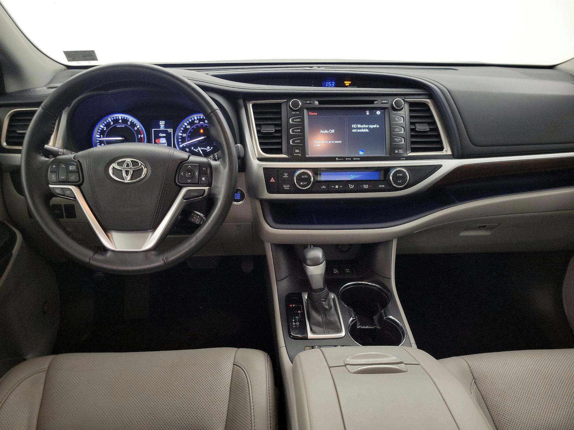 Thumbnail: 2016 Toyota Highlander - 9
