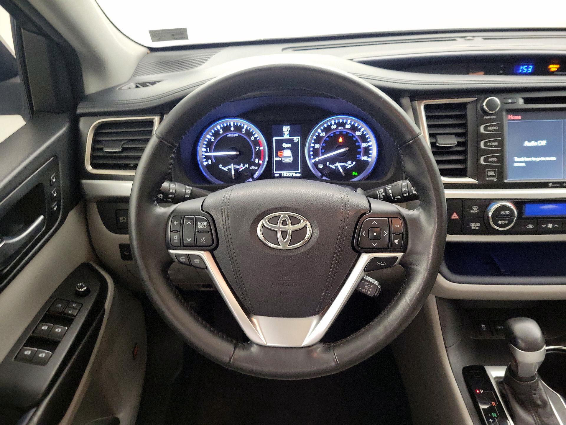 Thumbnail: 2016 Toyota Highlander - 10