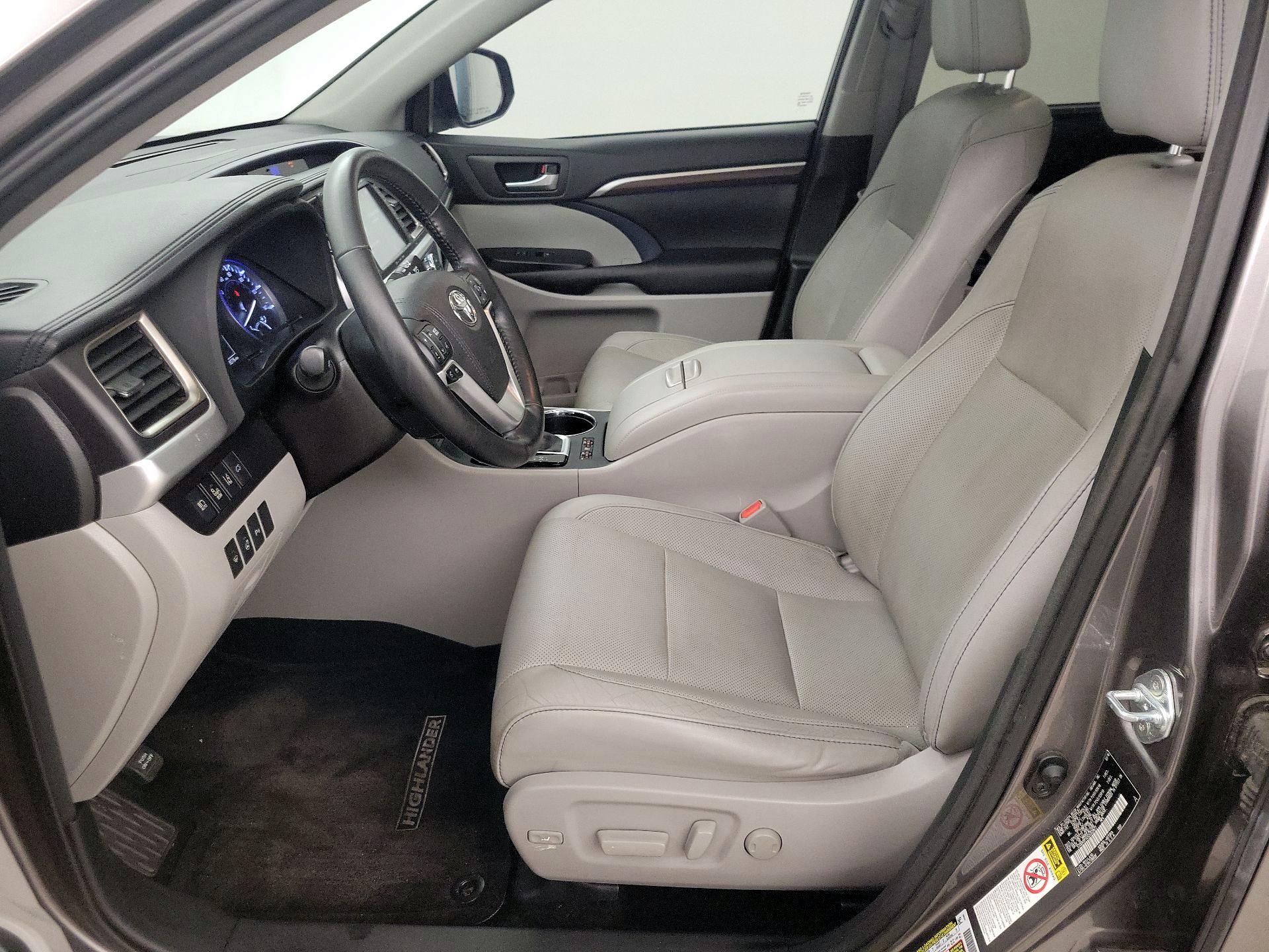 Thumbnail: 2016 Toyota Highlander - 11