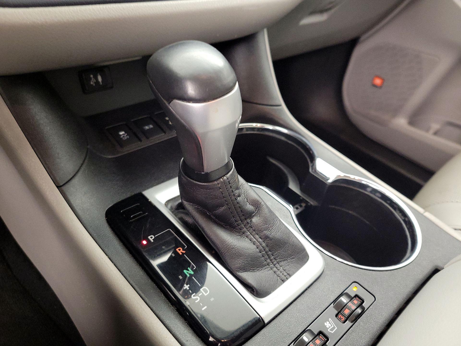 Thumbnail: 2016 Toyota Highlander - 17