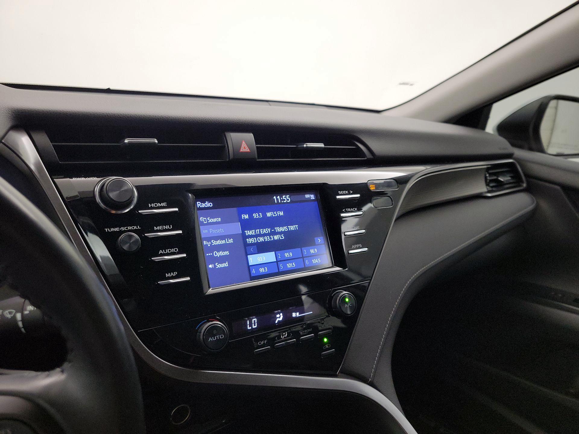 Thumbnail: 2019 Toyota Camry - 15