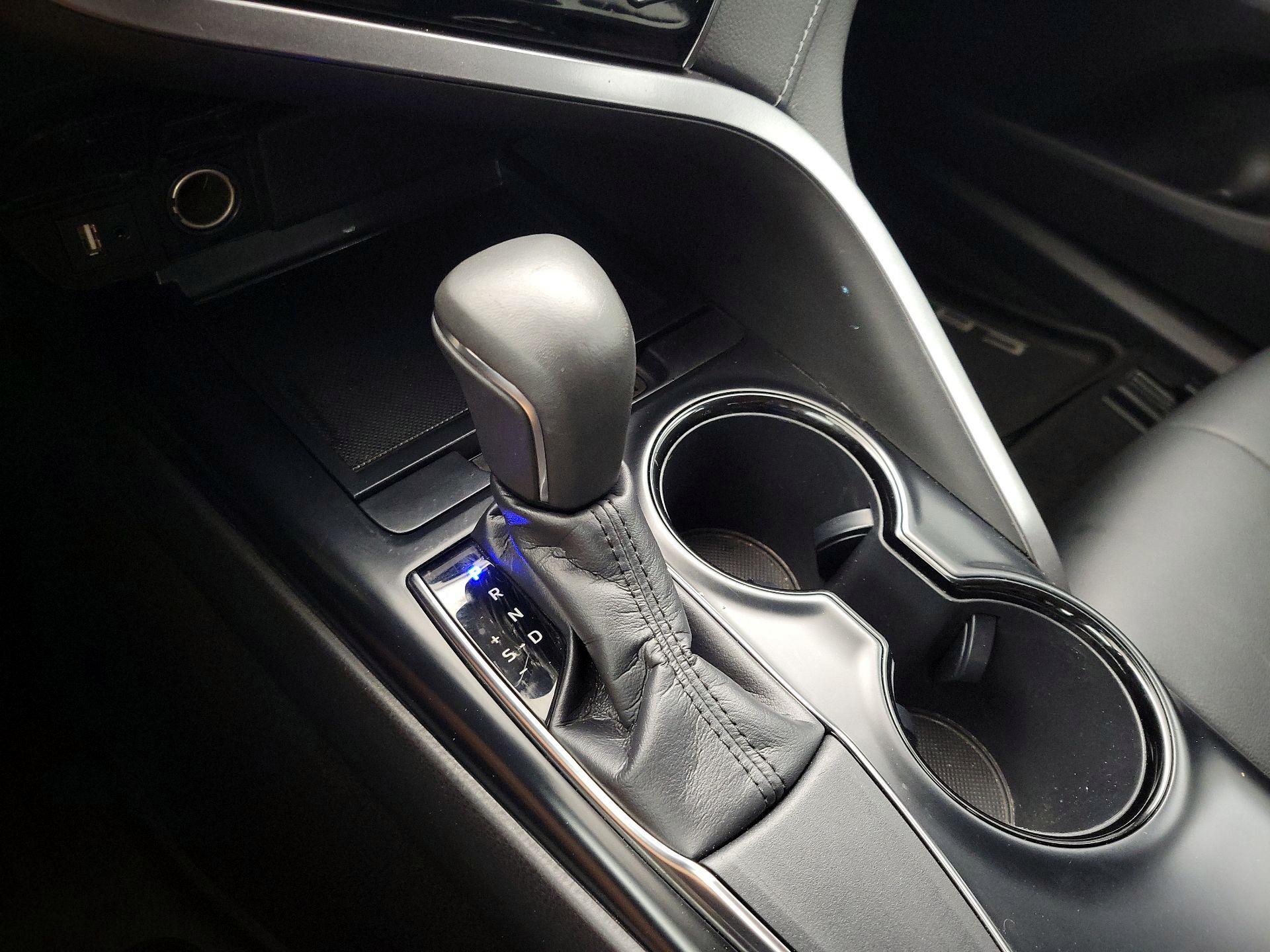 Thumbnail: 2019 Toyota Camry - 17