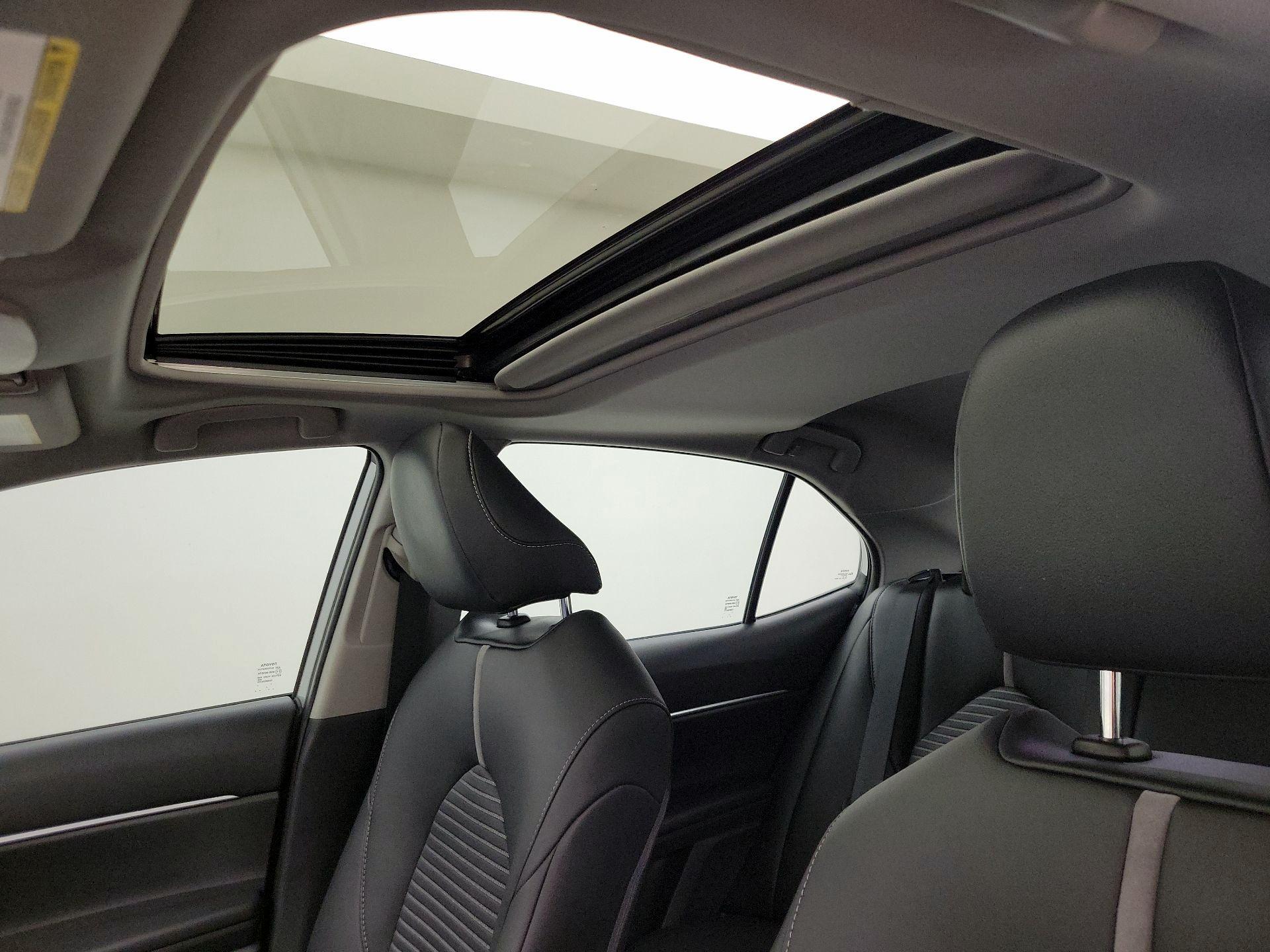 Thumbnail: 2019 Toyota Camry - 19