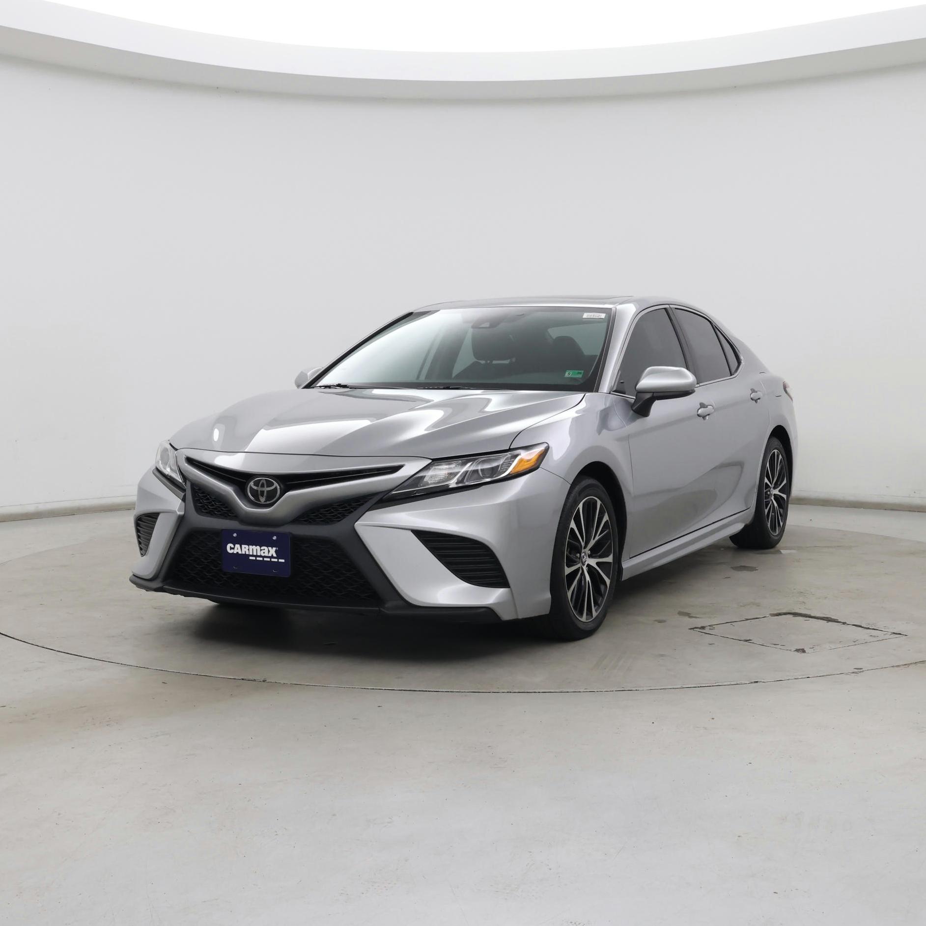 Thumbnail: 2019 Toyota Camry - 4