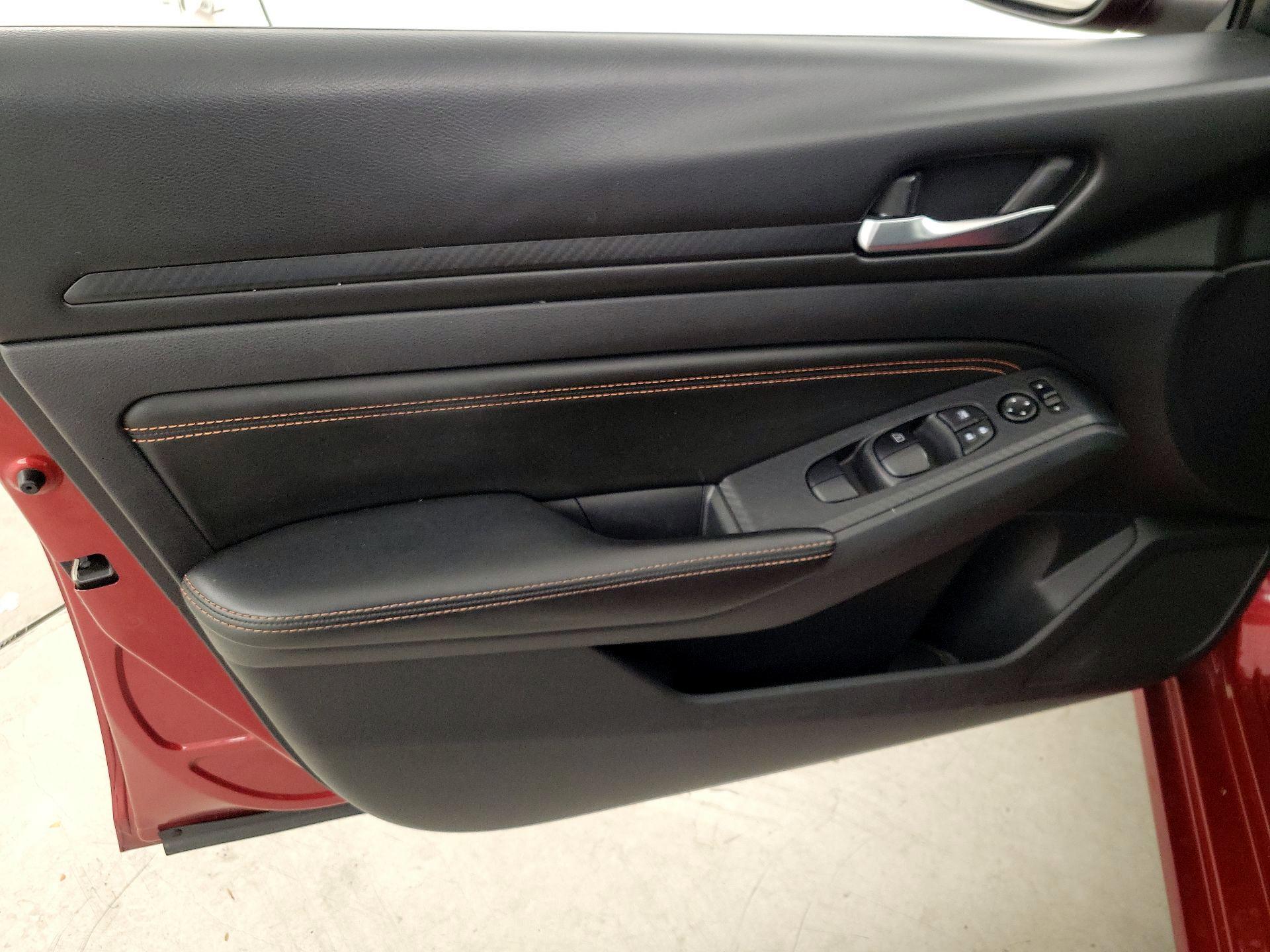 Thumbnail: 2019 Nissan Altima - 12