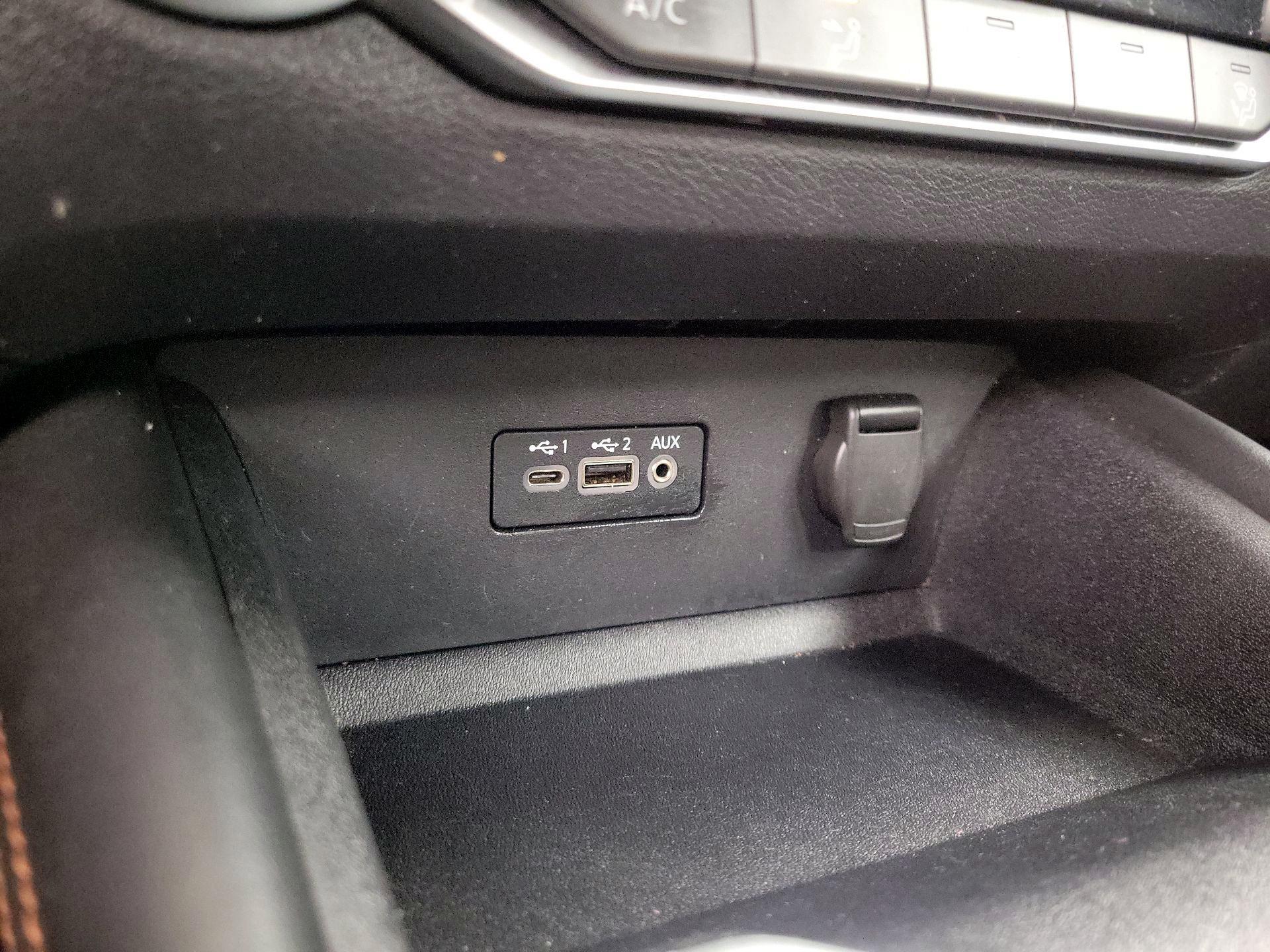 Thumbnail: 2019 Nissan Altima - 18