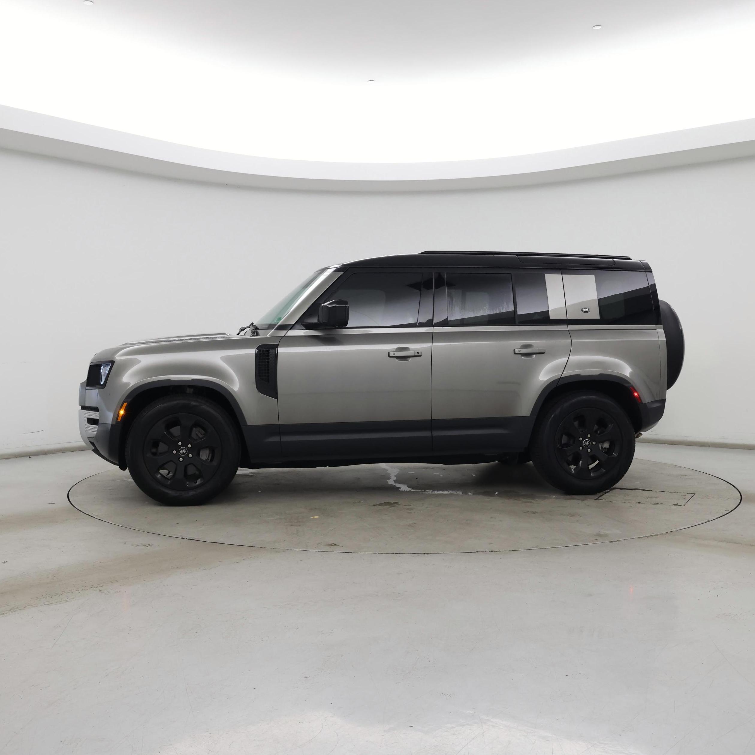 Thumbnail: 2023 Land Rover Defender - 3