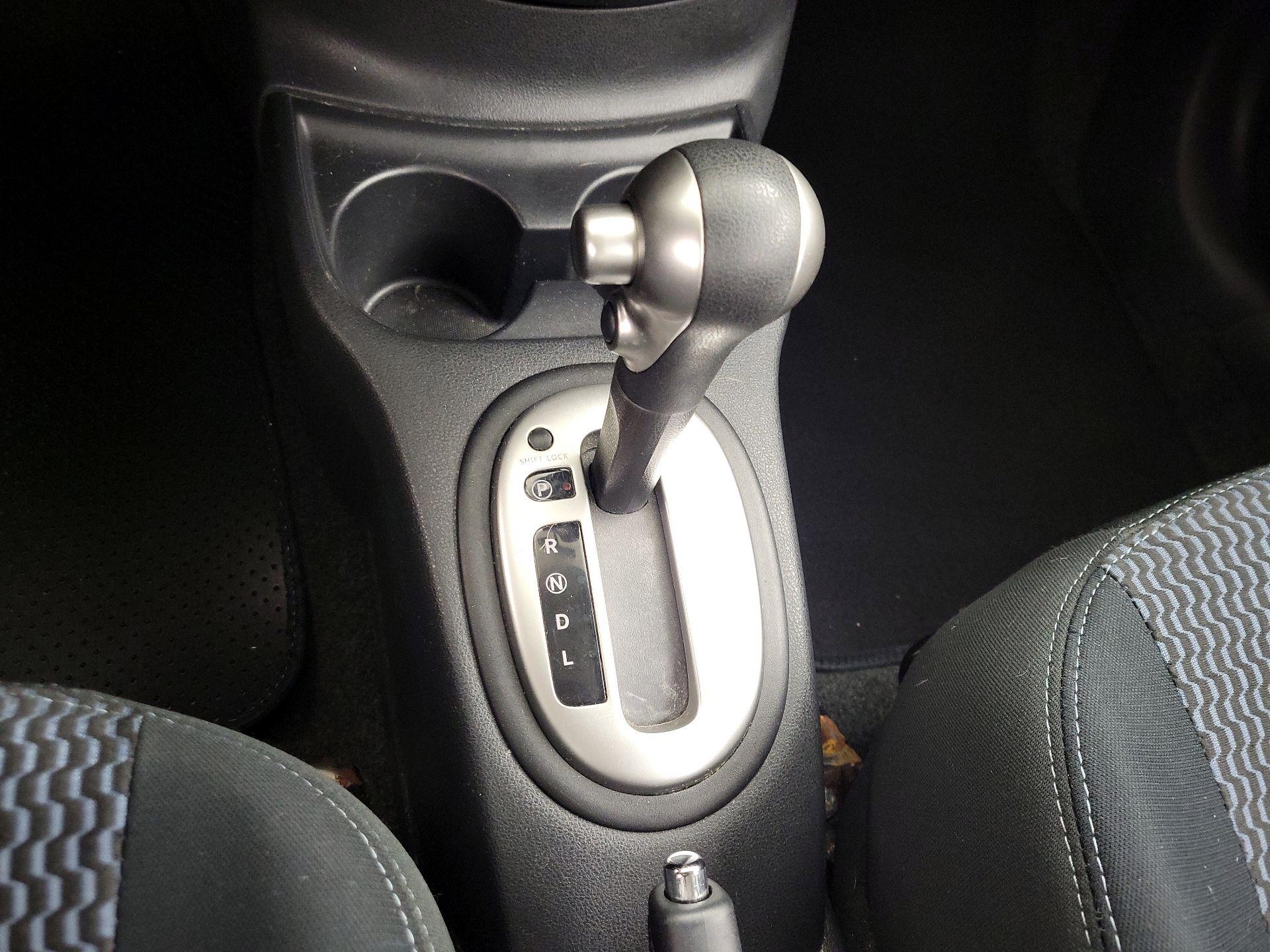 Thumbnail: 2015 Nissan Versa Note - 16