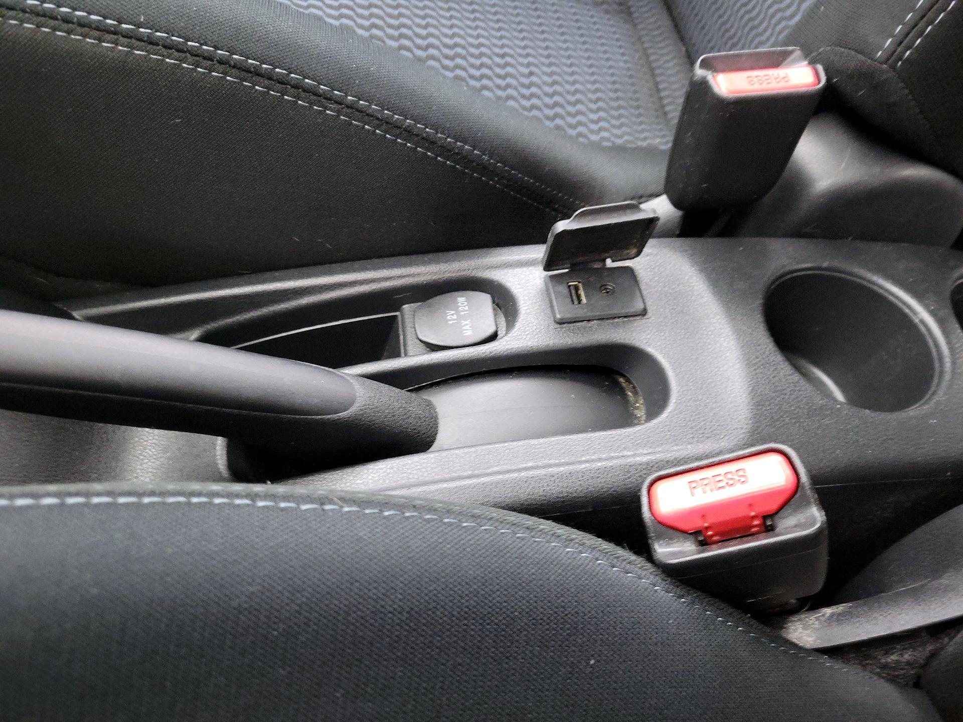 Thumbnail: 2015 Nissan Versa Note - 17