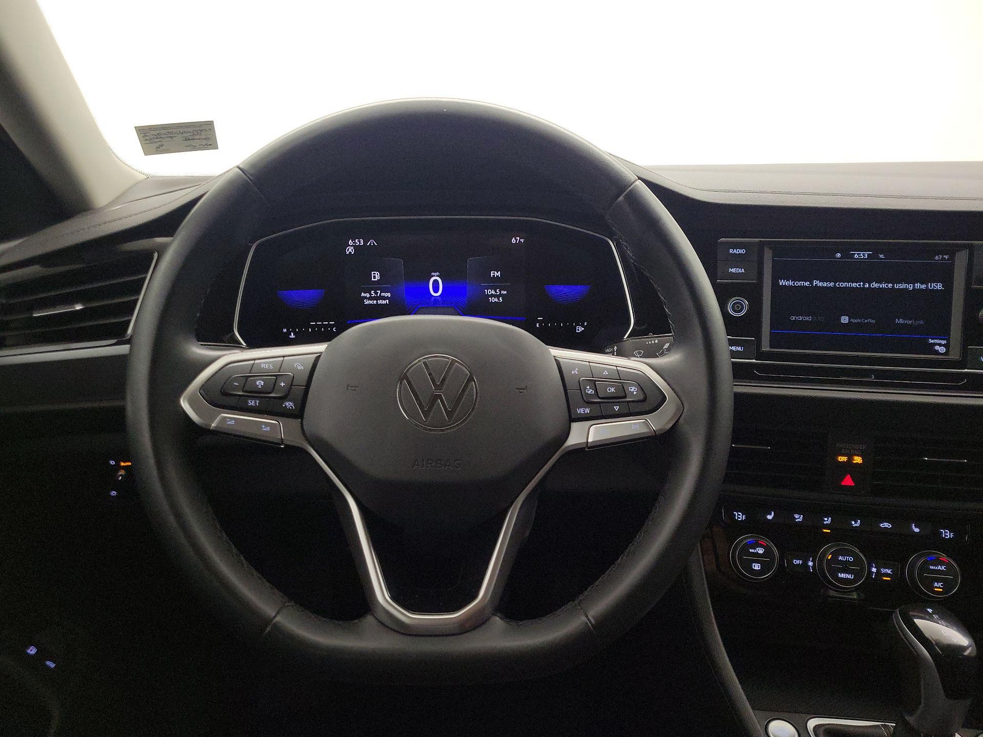 Thumbnail: 2023 Volkswagen Jetta - 10