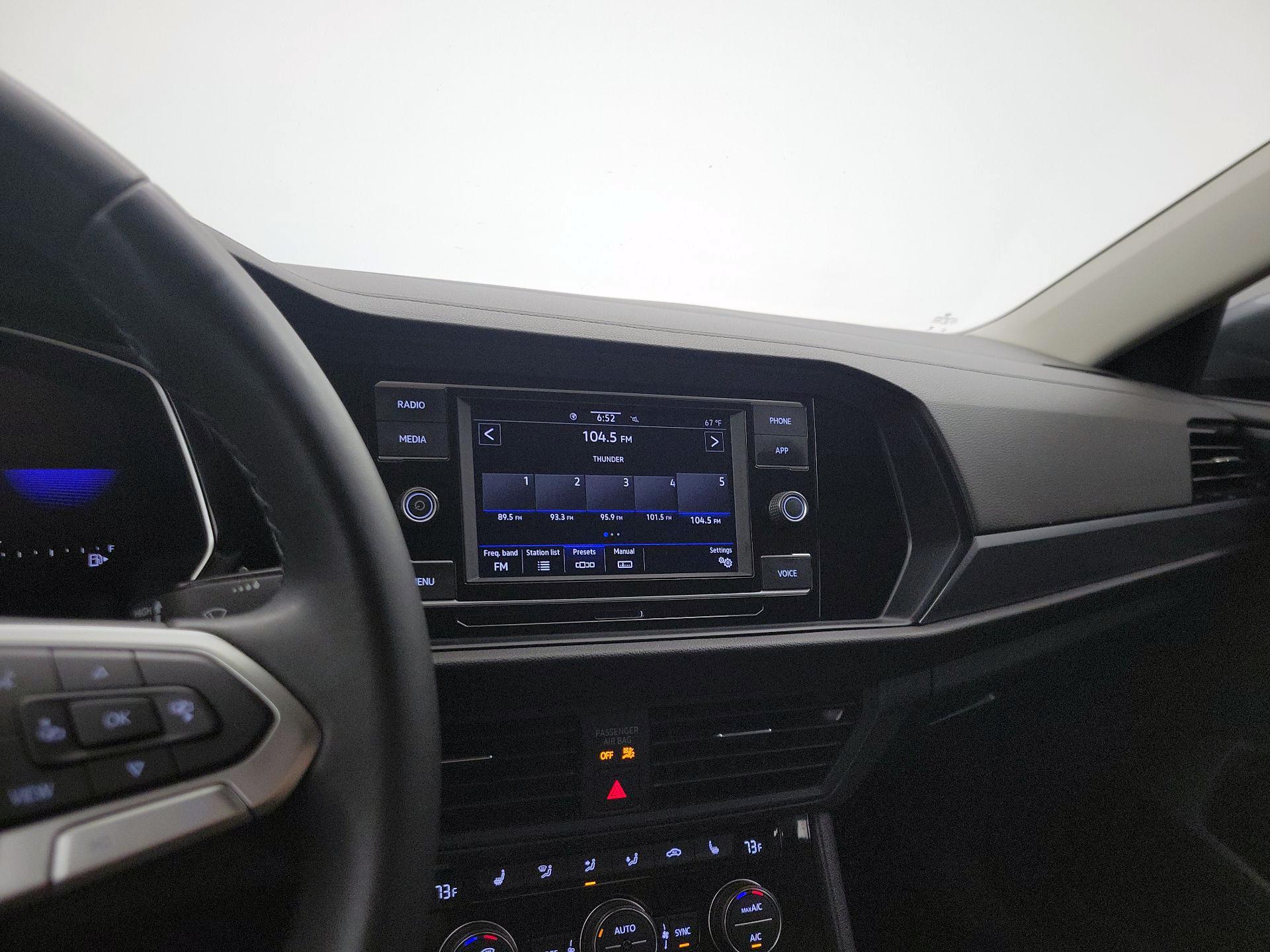 Thumbnail: 2023 Volkswagen Jetta - 15