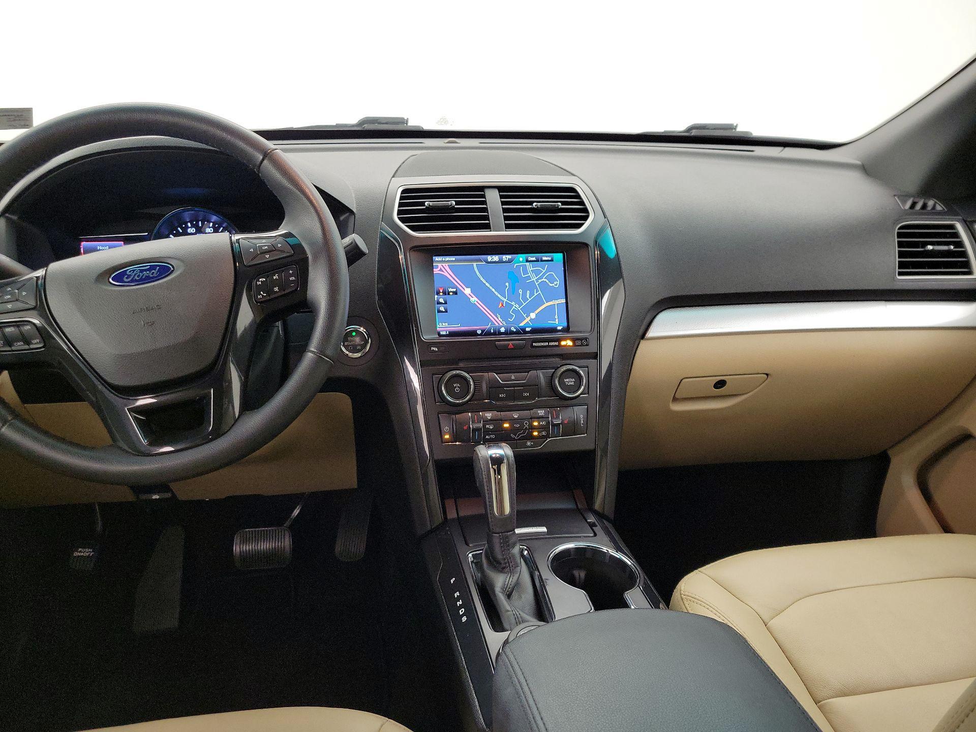 Thumbnail: 2016 Ford Explorer - 9