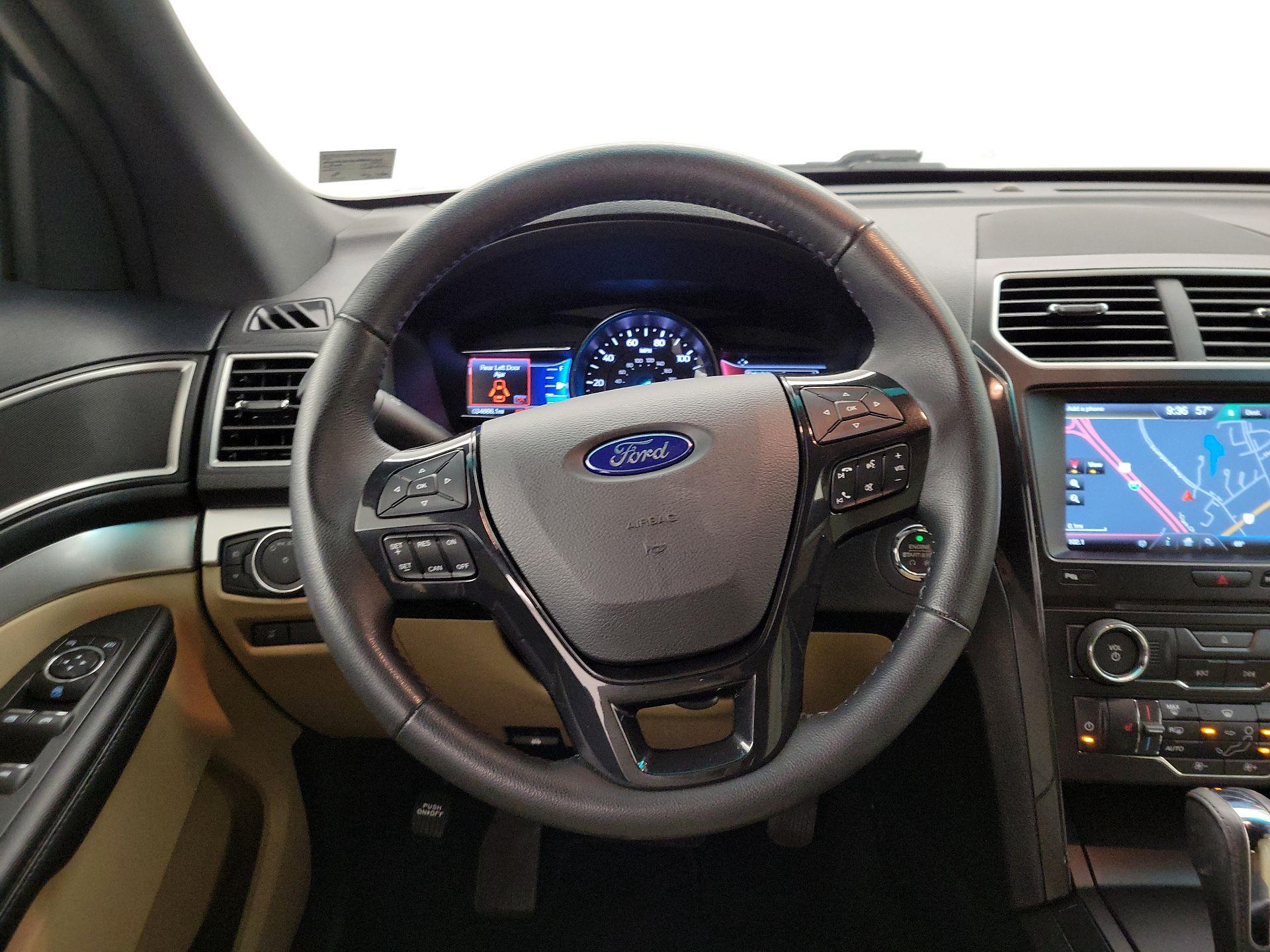 Thumbnail: 2016 Ford Explorer - 10