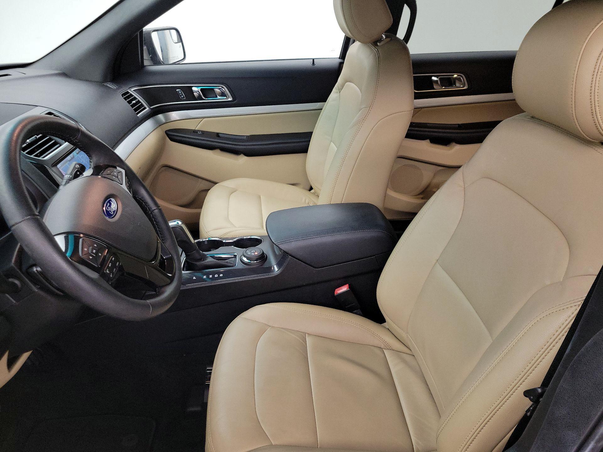 Thumbnail: 2016 Ford Explorer - 11