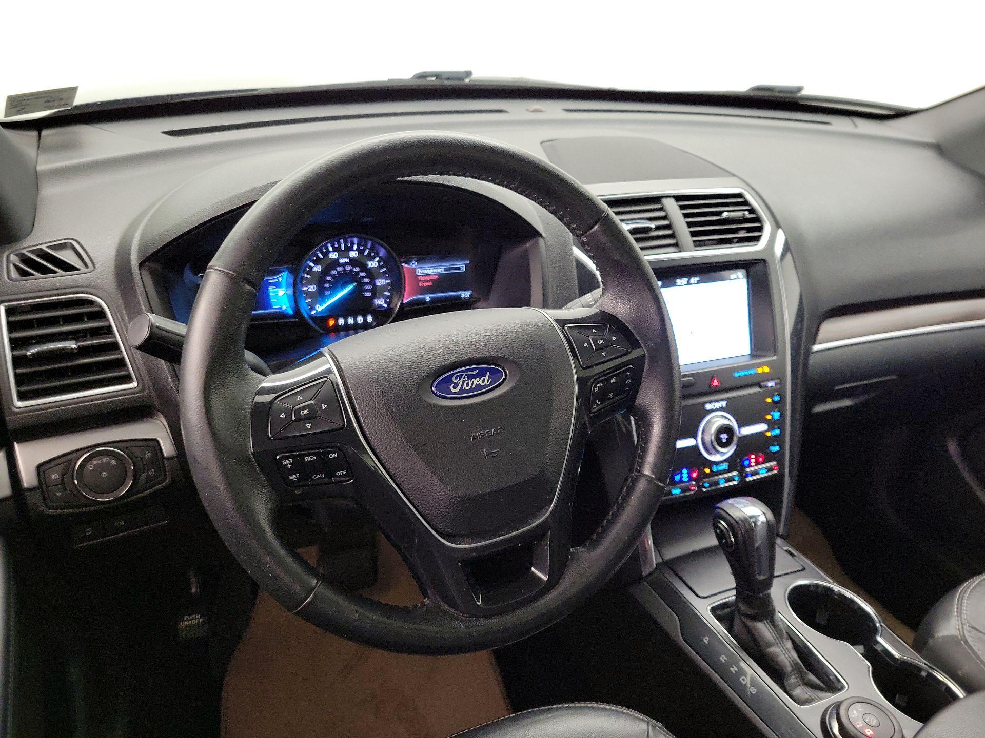 Thumbnail: 2019 Ford Explorer - 9