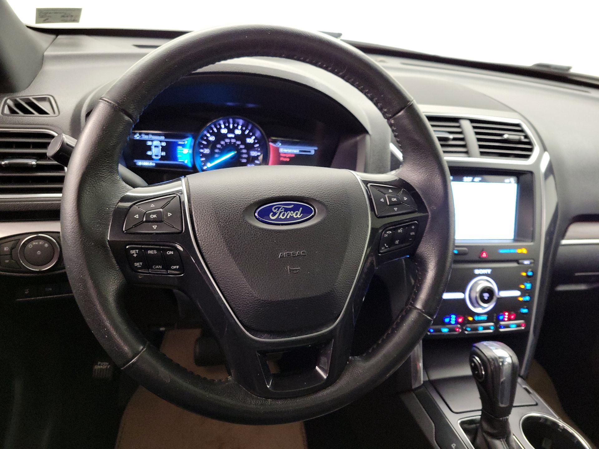 Thumbnail: 2019 Ford Explorer - 10