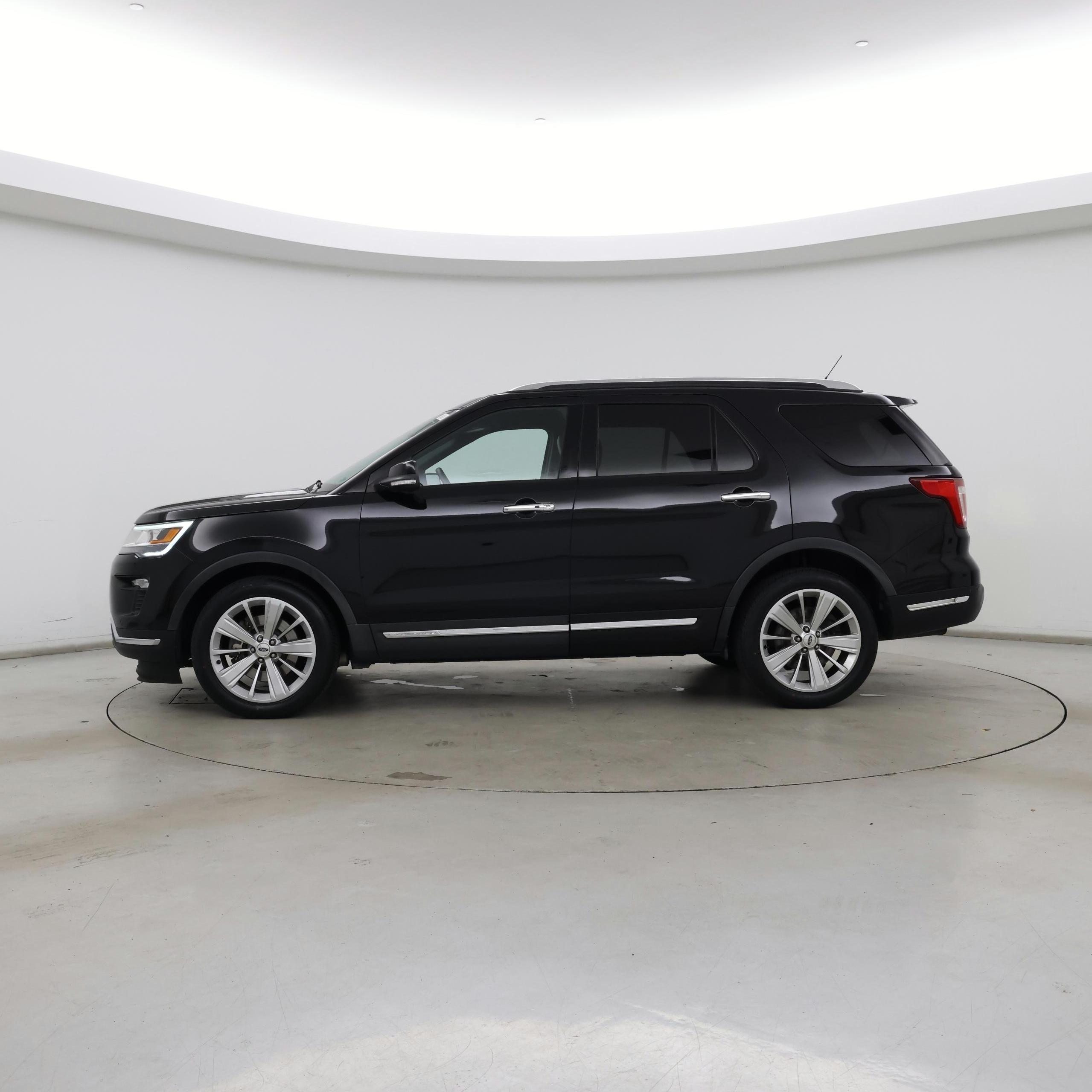 Thumbnail: 2019 Ford Explorer - 3