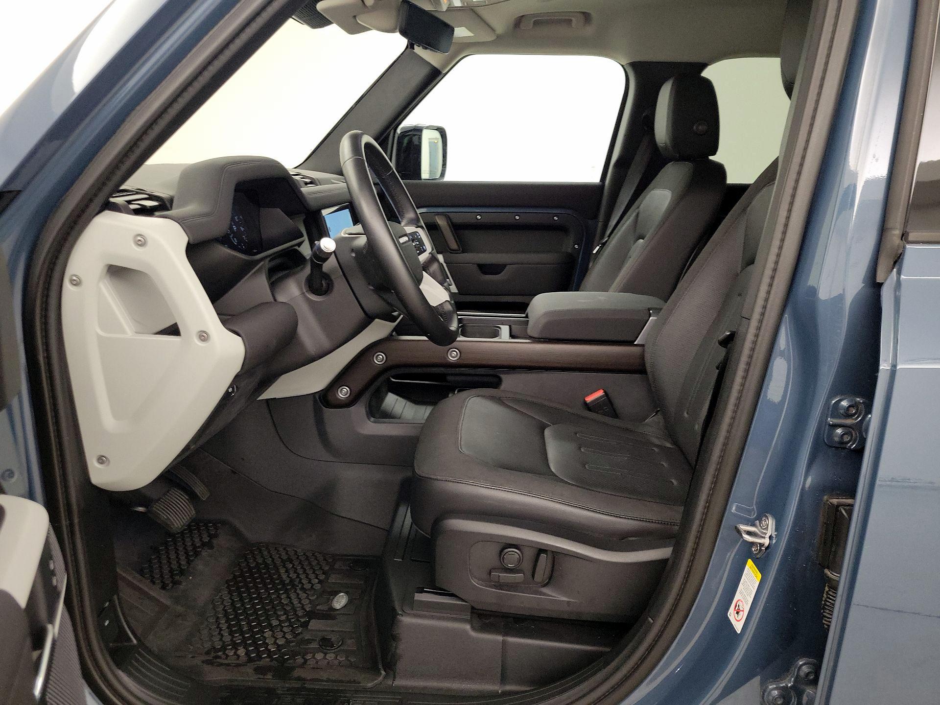 Thumbnail: 2020 Land Rover Defender - 11