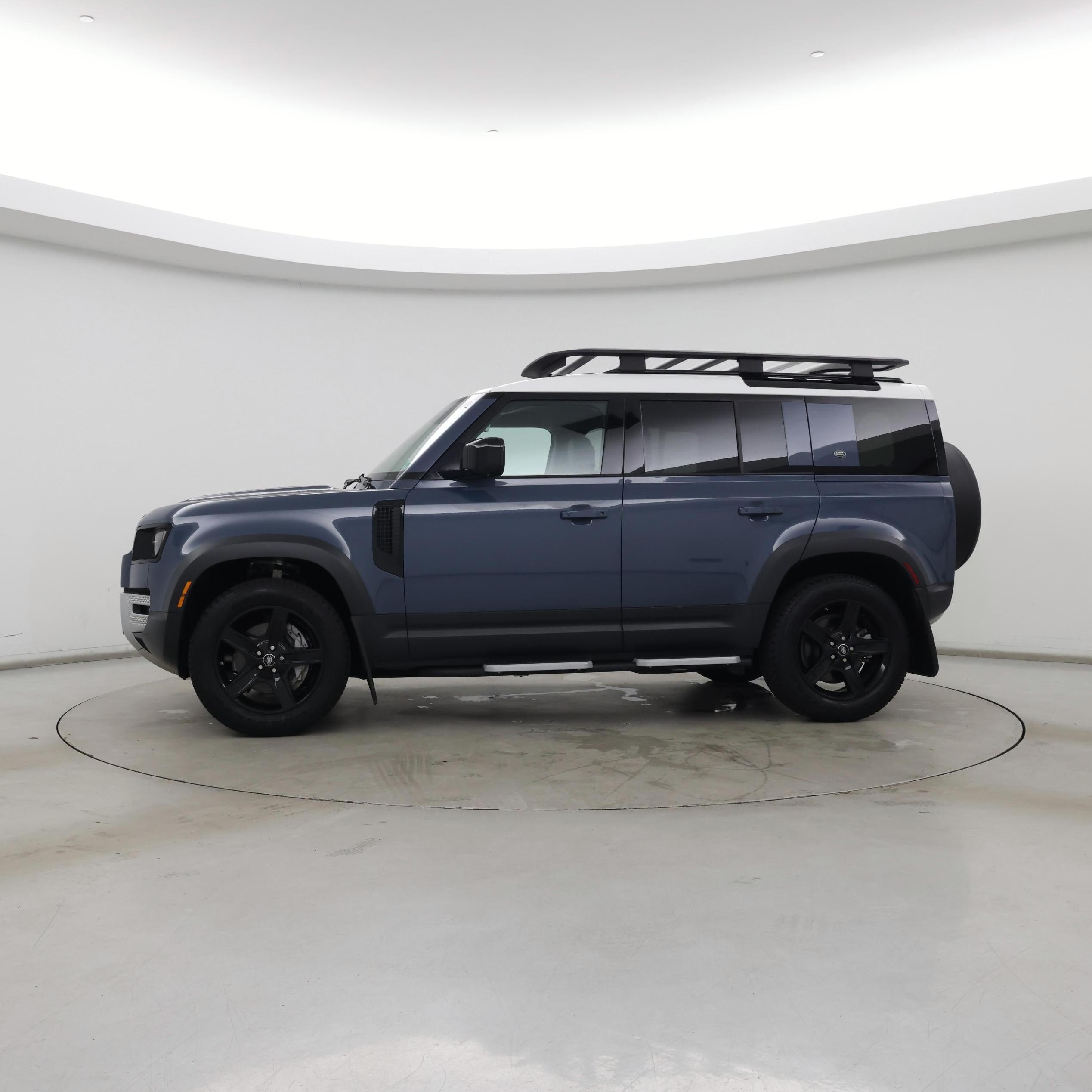 Thumbnail: 2020 Land Rover Defender - 3