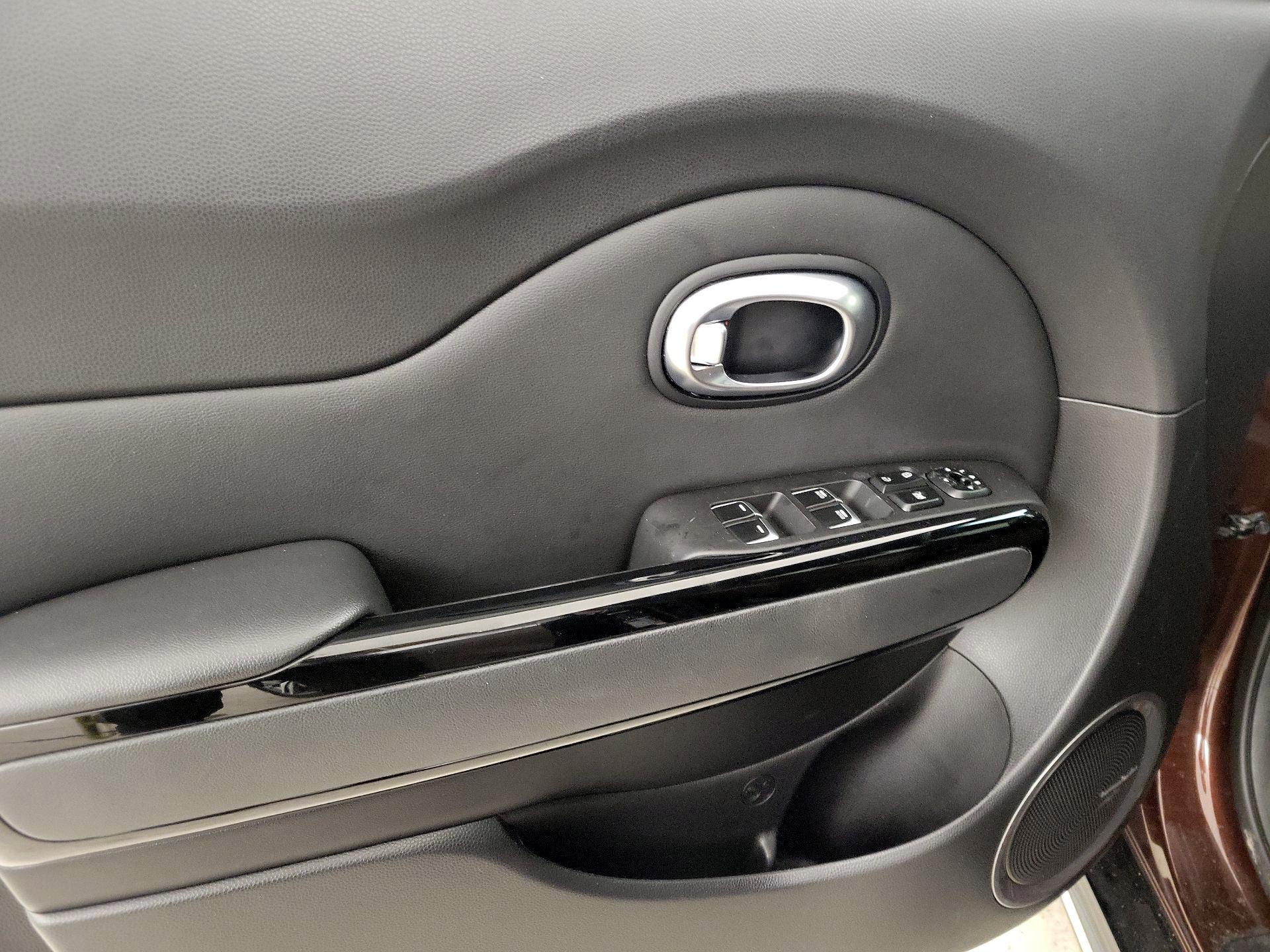 Thumbnail: 2017 Kia Soul - 12