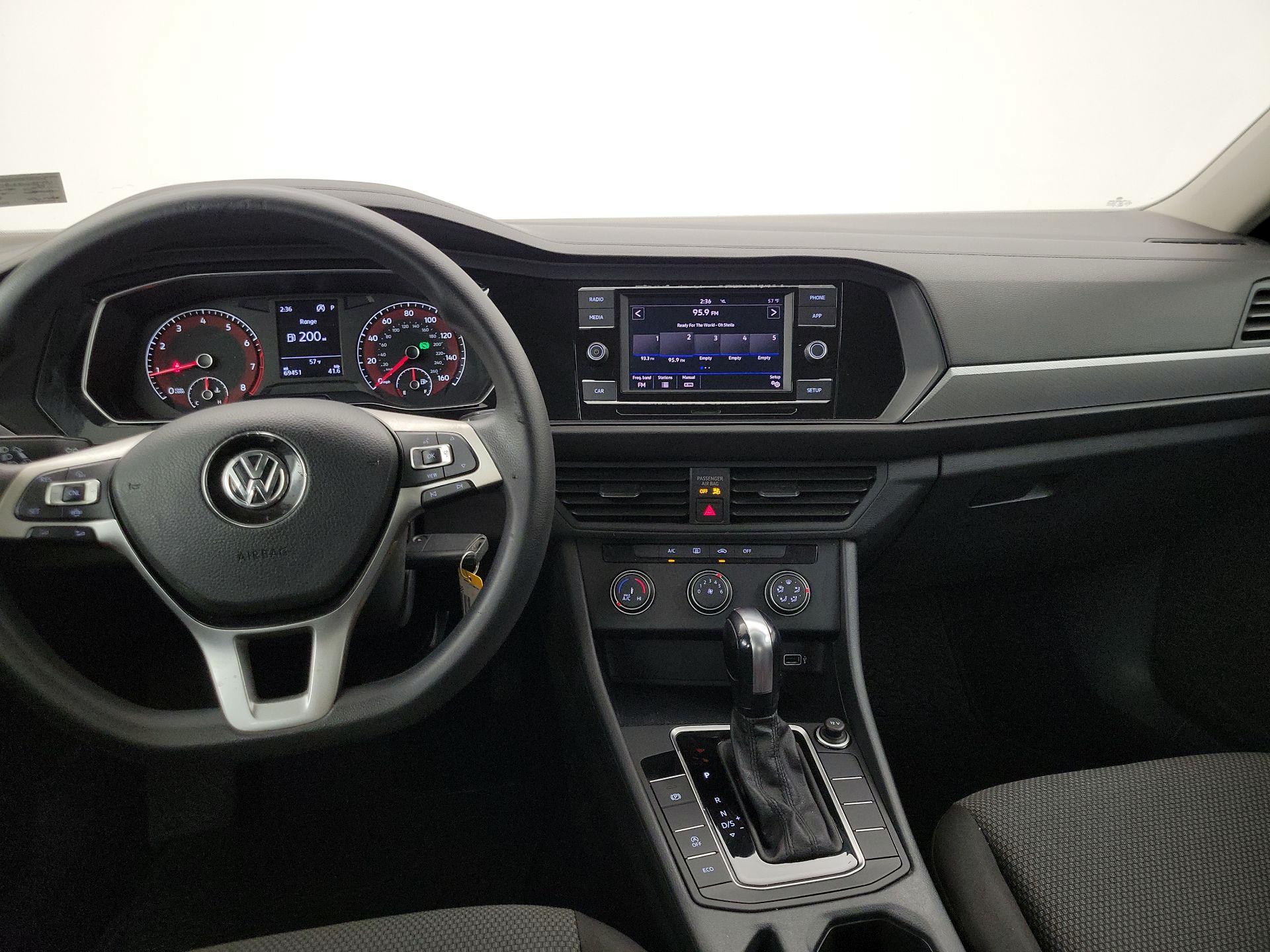 Thumbnail: 2019 Volkswagen Jetta - 9