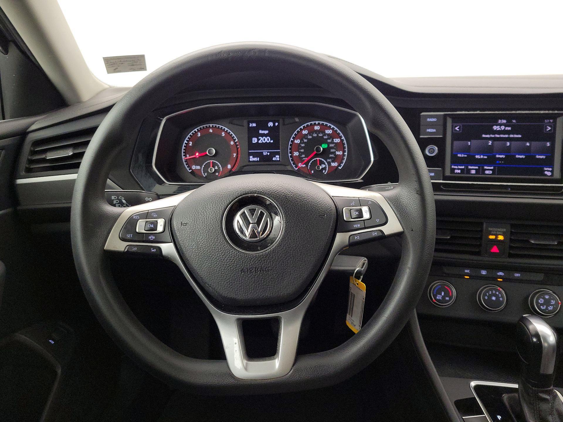 Thumbnail: 2019 Volkswagen Jetta - 10