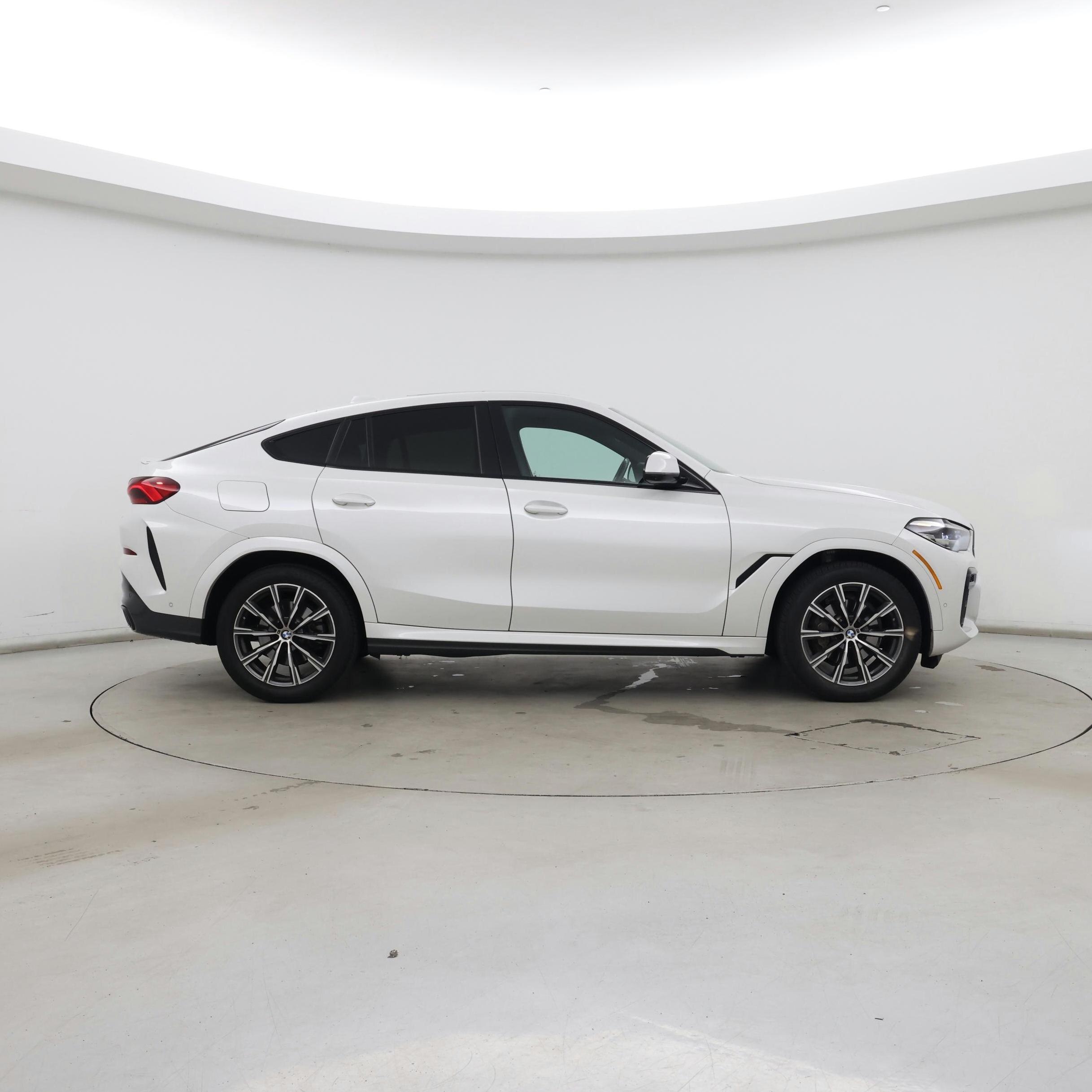 Thumbnail: 2022 BMW X6 - 7