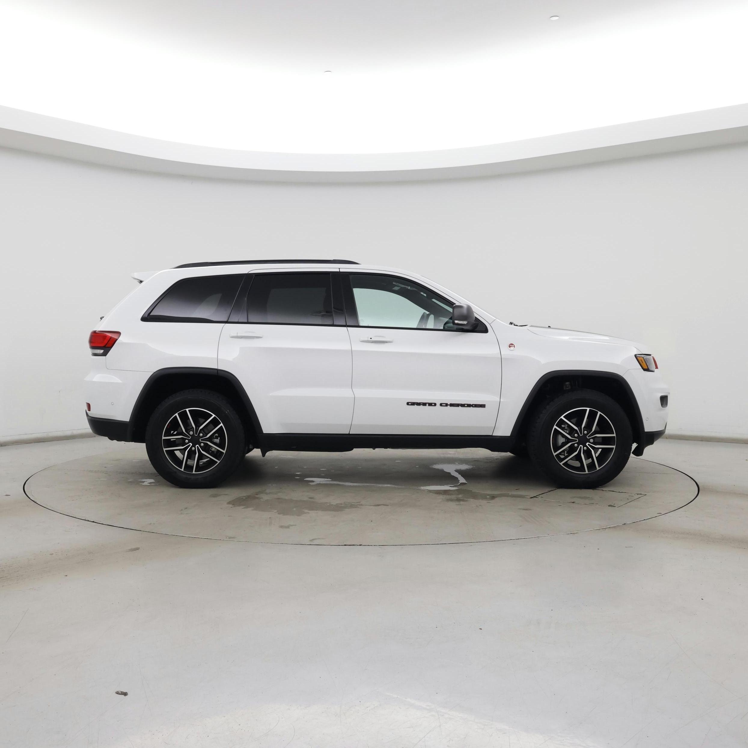 Thumbnail: 2020 Jeep Grand Cherokee - 7