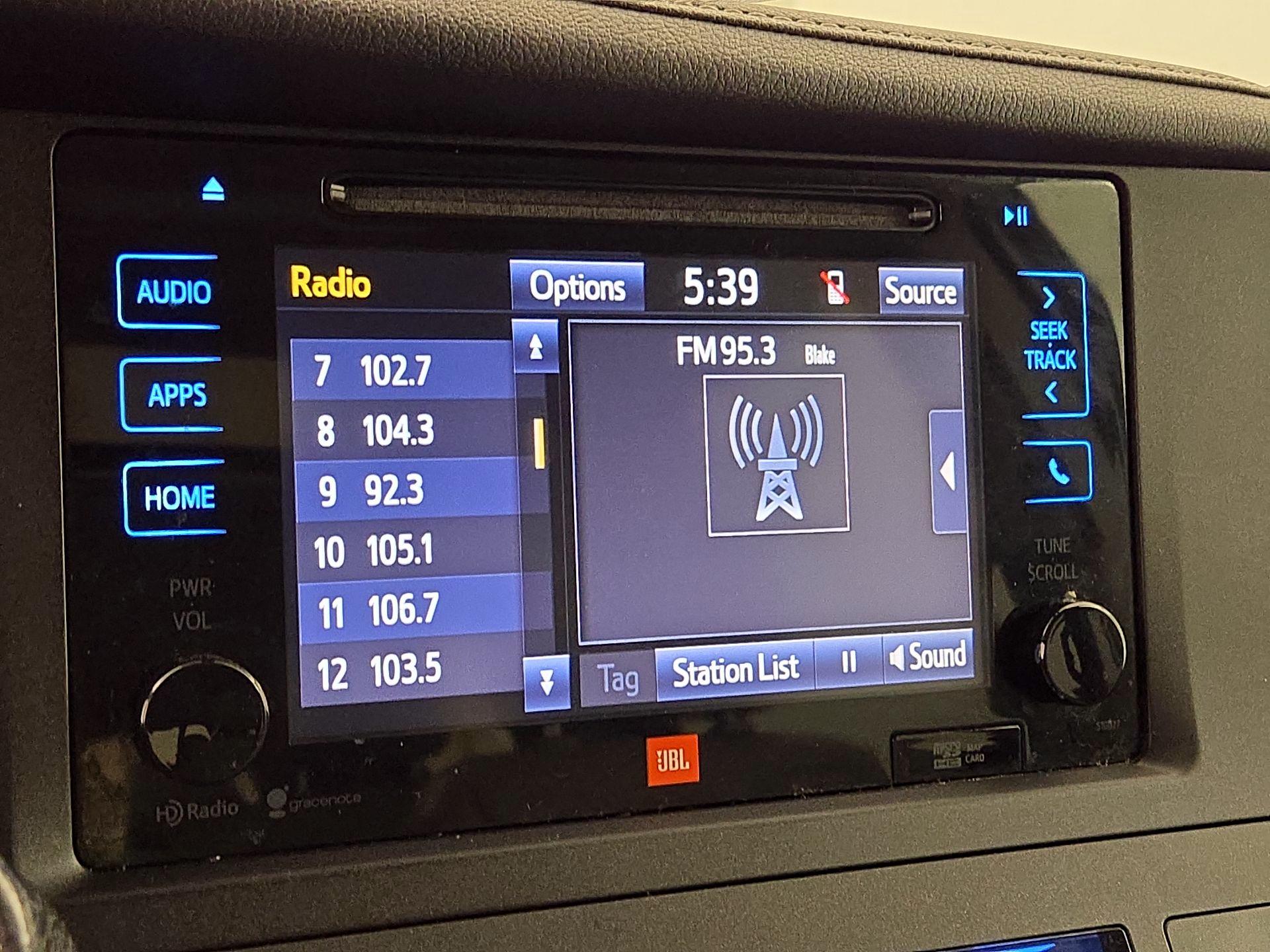 Thumbnail: 2015 Toyota Sienna - 16