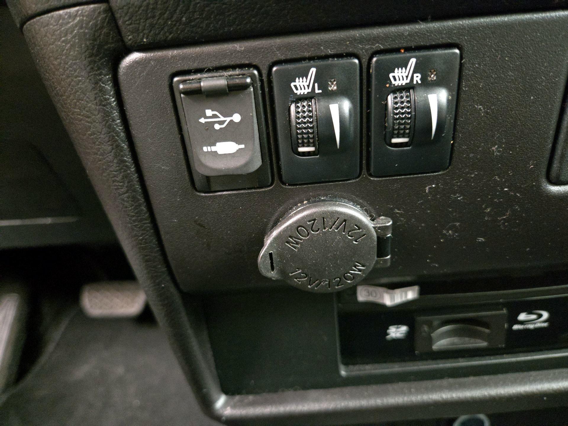 Thumbnail: 2015 Toyota Sienna - 19