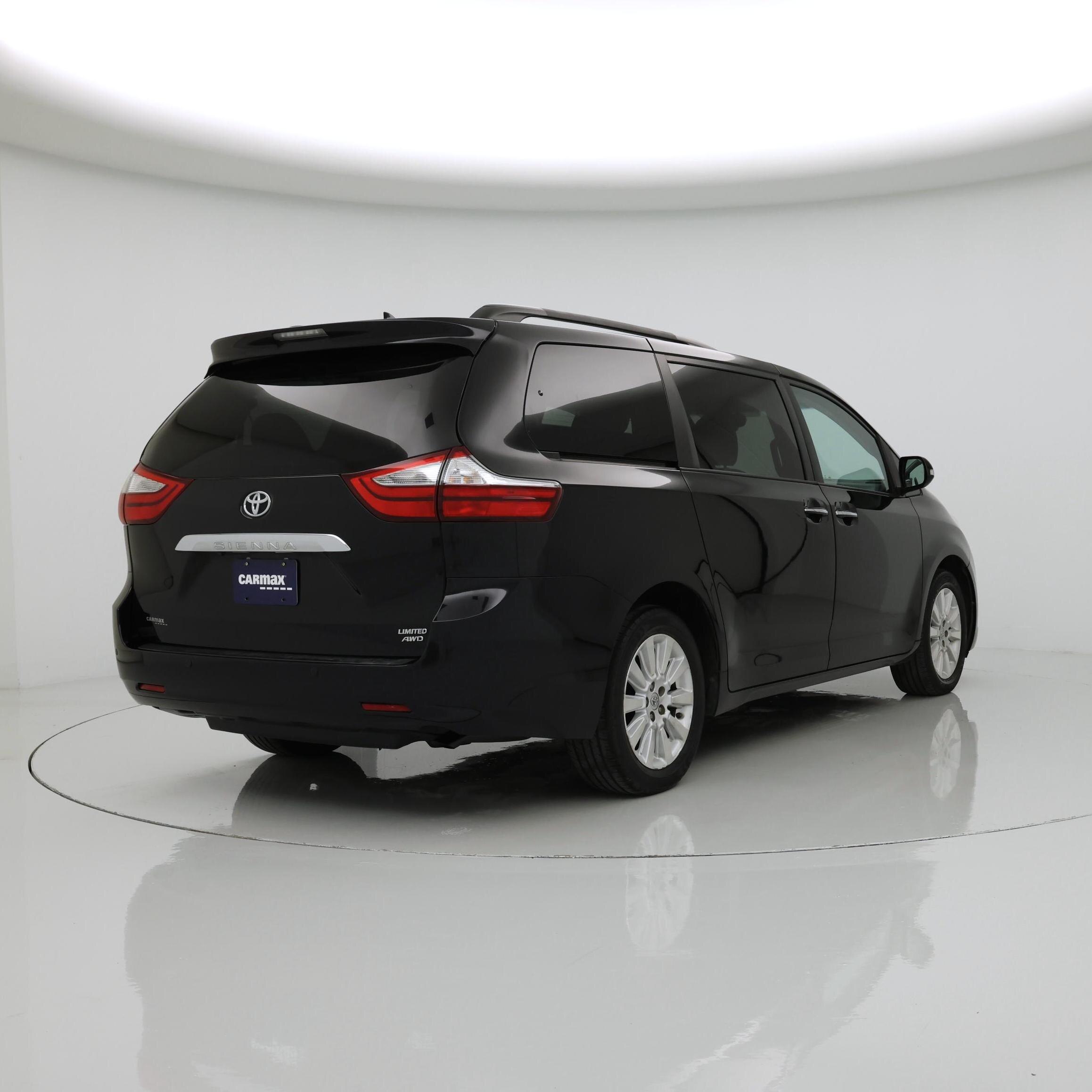 Thumbnail: 2015 Toyota Sienna - 8