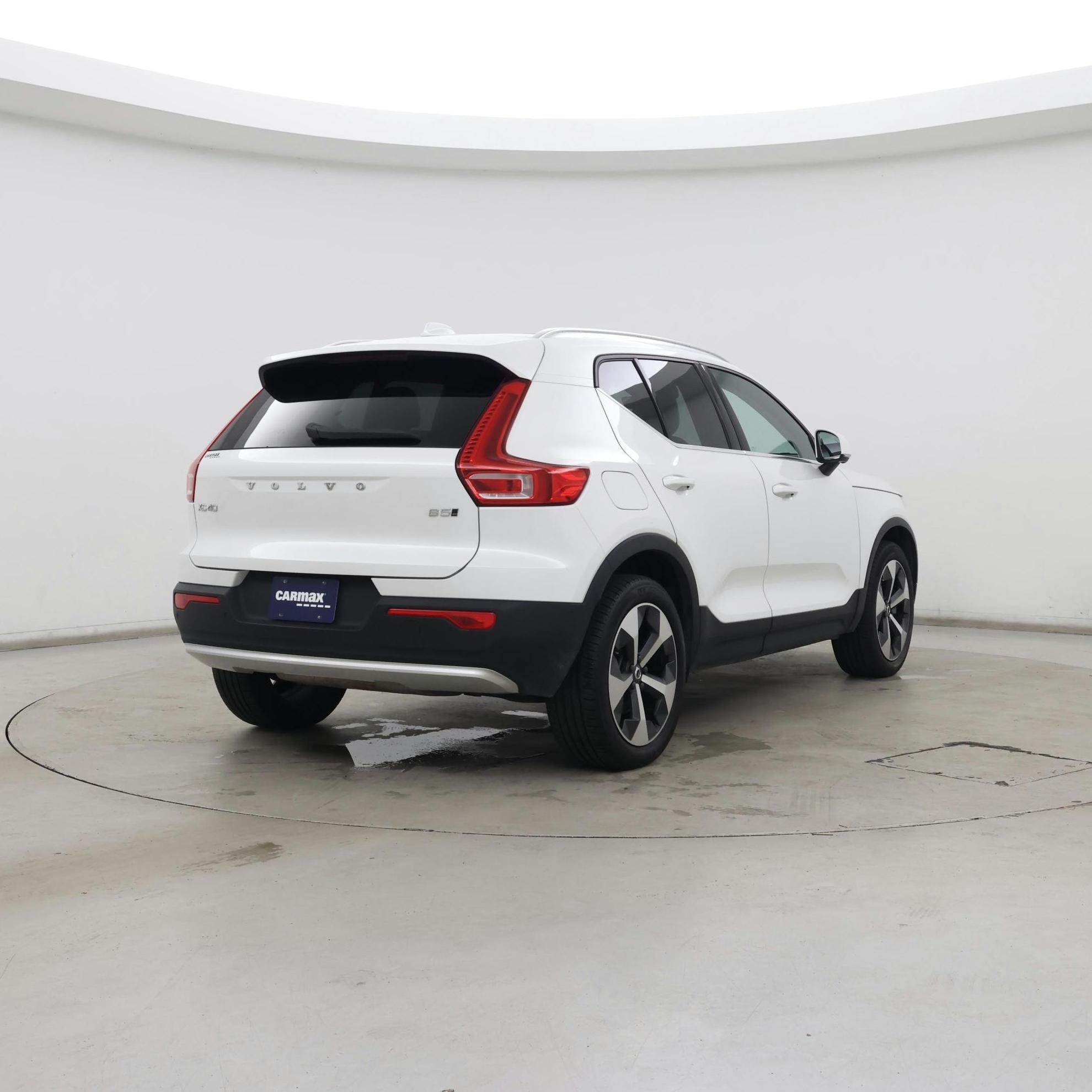 Thumbnail: 2023 Volvo XC40 - 8