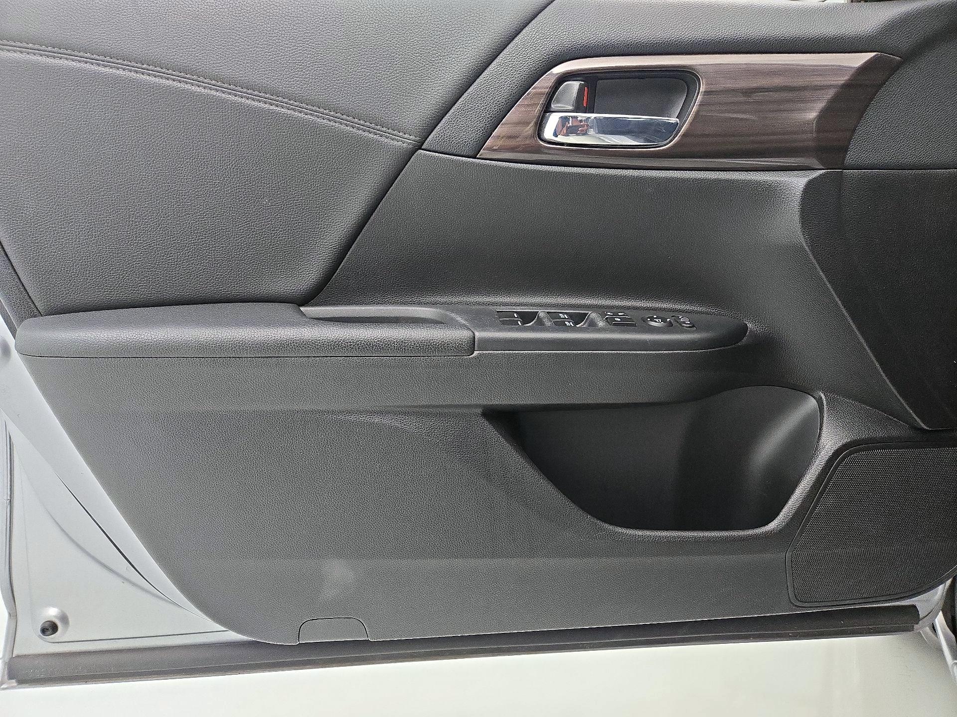 Thumbnail: 2016 Honda Accord - 12