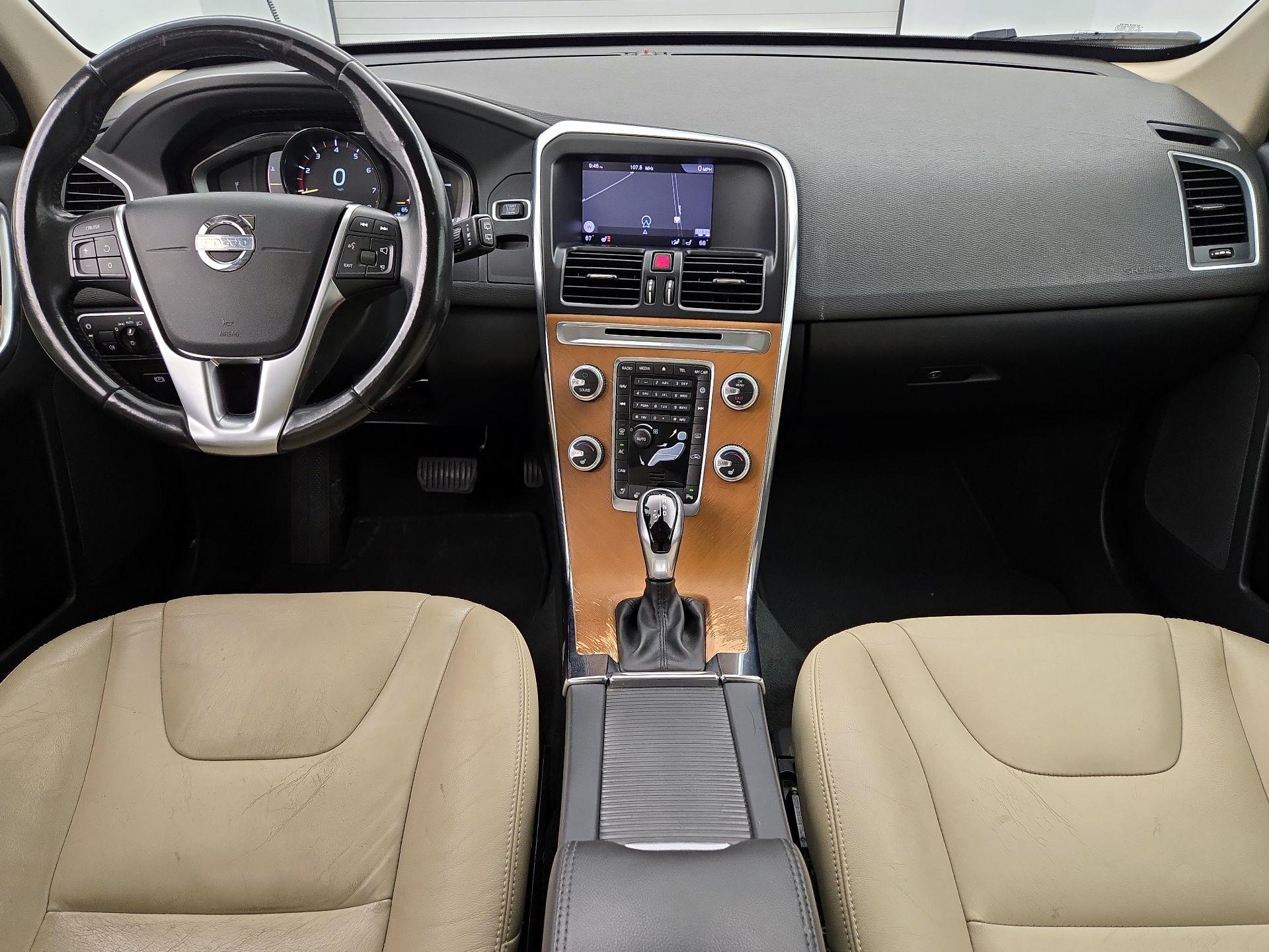 Thumbnail: 2017 Volvo XC60 - 9