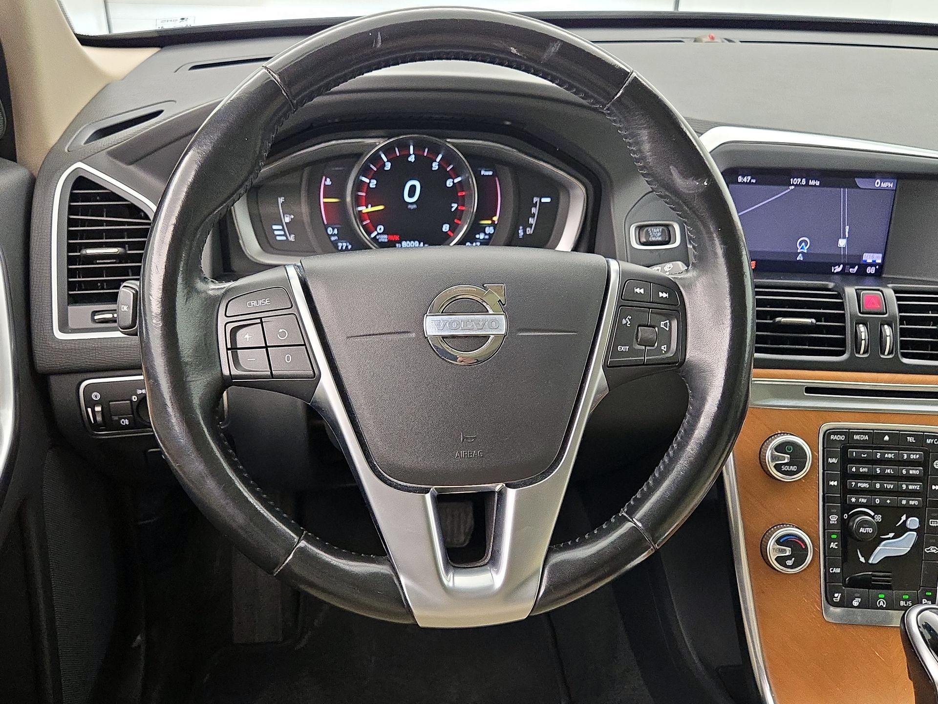 Thumbnail: 2017 Volvo XC60 - 10