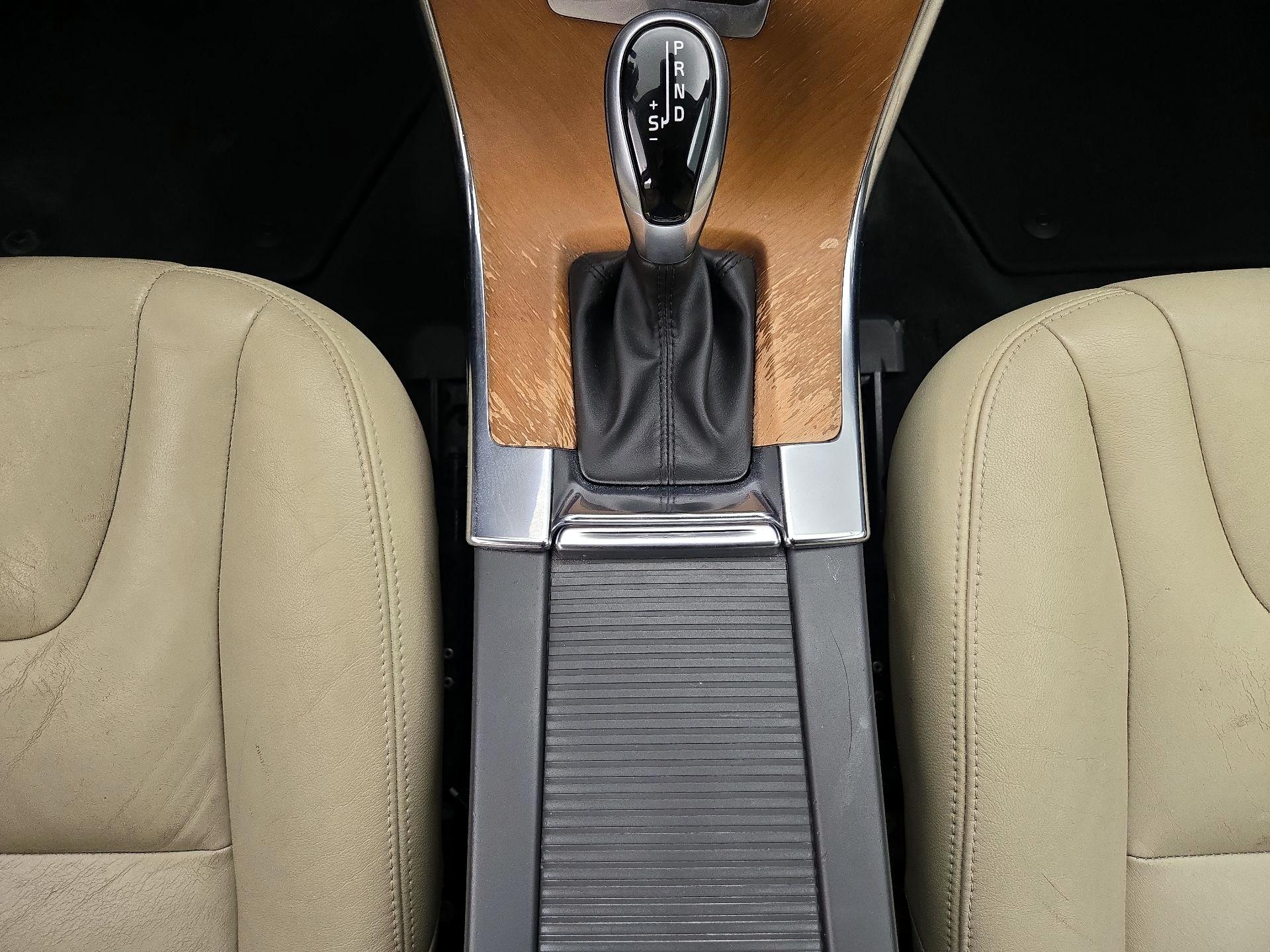 Thumbnail: 2017 Volvo XC60 - 18