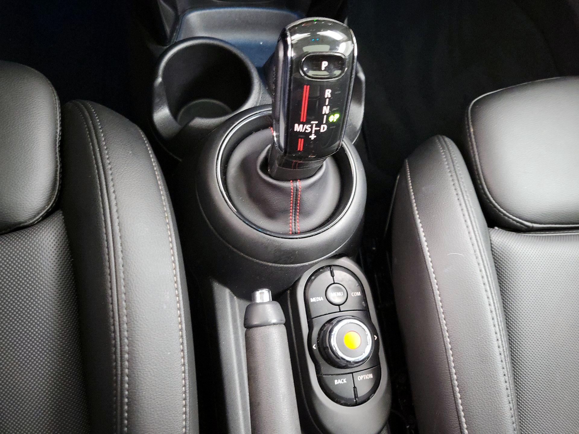 Thumbnail: 2020 MINI Cooper Hardtop - 17